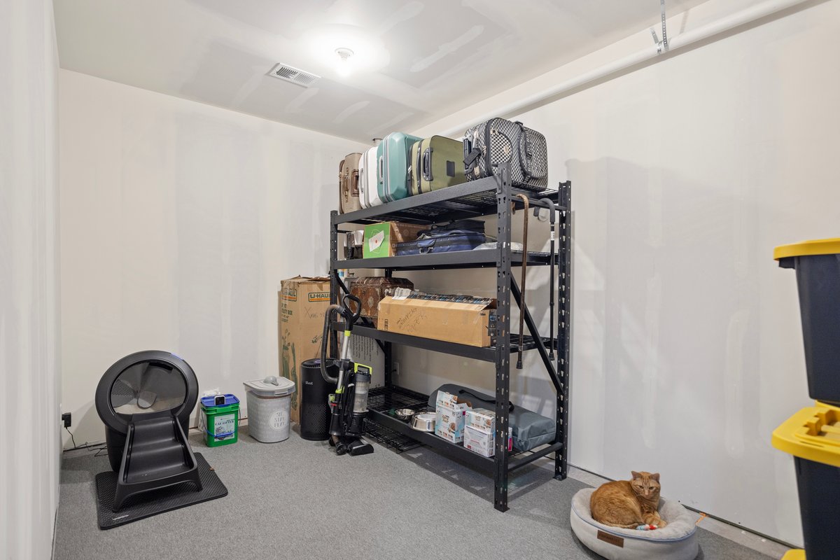 Cheyenne, Wyoming, 82009, United States, 5 Bedrooms Bedrooms, ,3 BathroomsBathrooms,Residential,For Sale,1982356