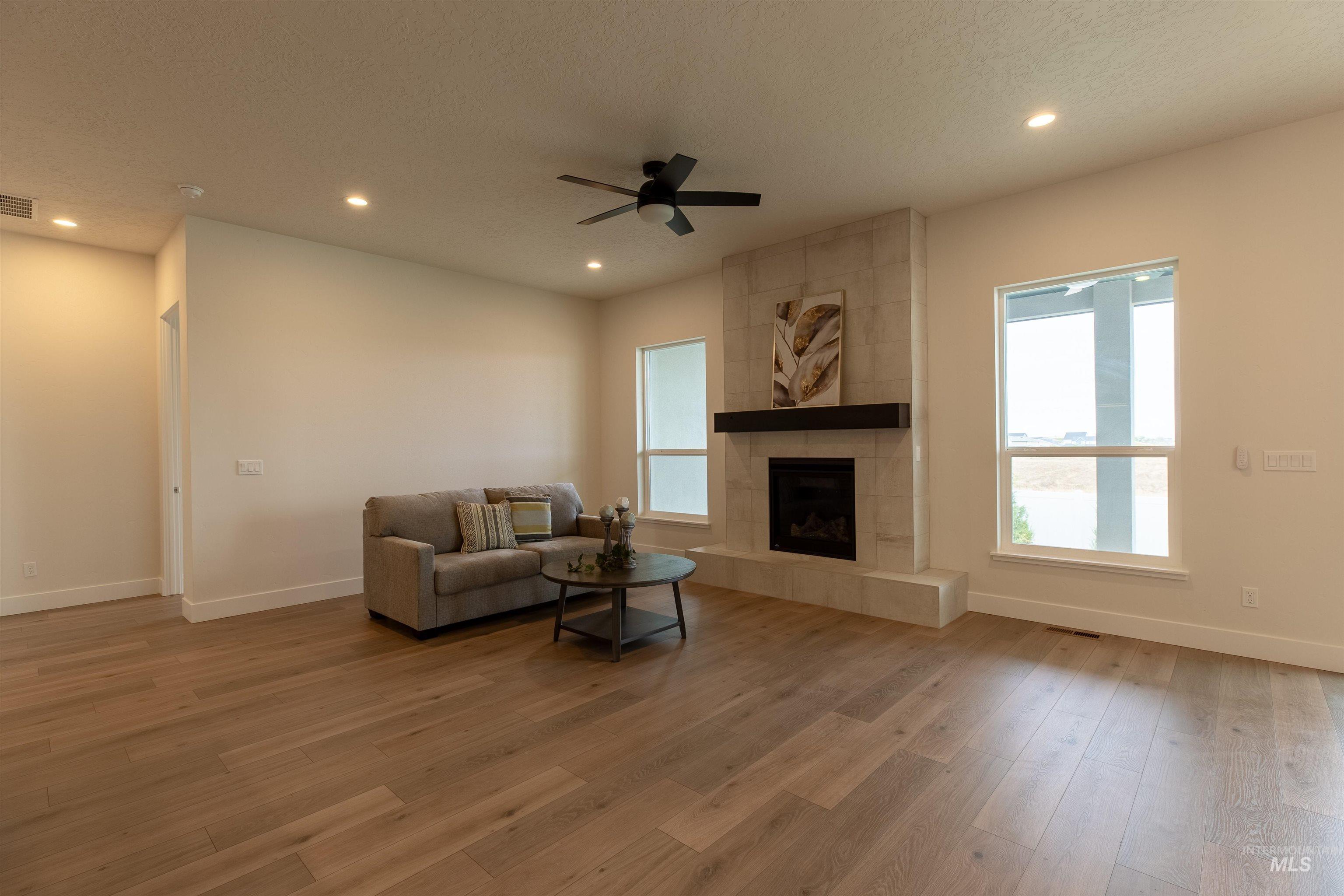 Meridian, Idaho, 83642, United States, 4 Bedrooms Bedrooms, ,3 BathroomsBathrooms,Residential,For Sale,1992156