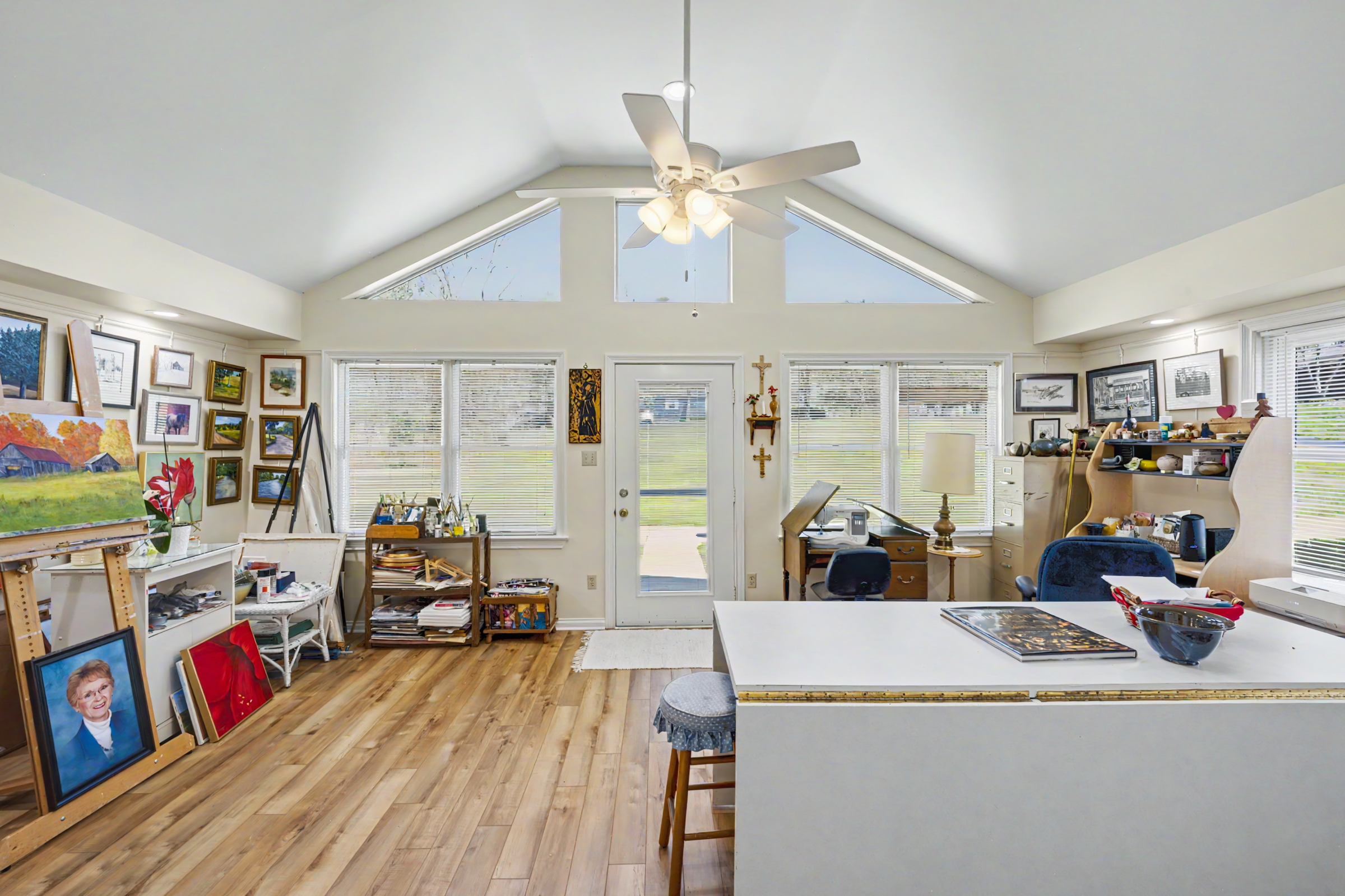  2033 Longview Drive - 物件實景