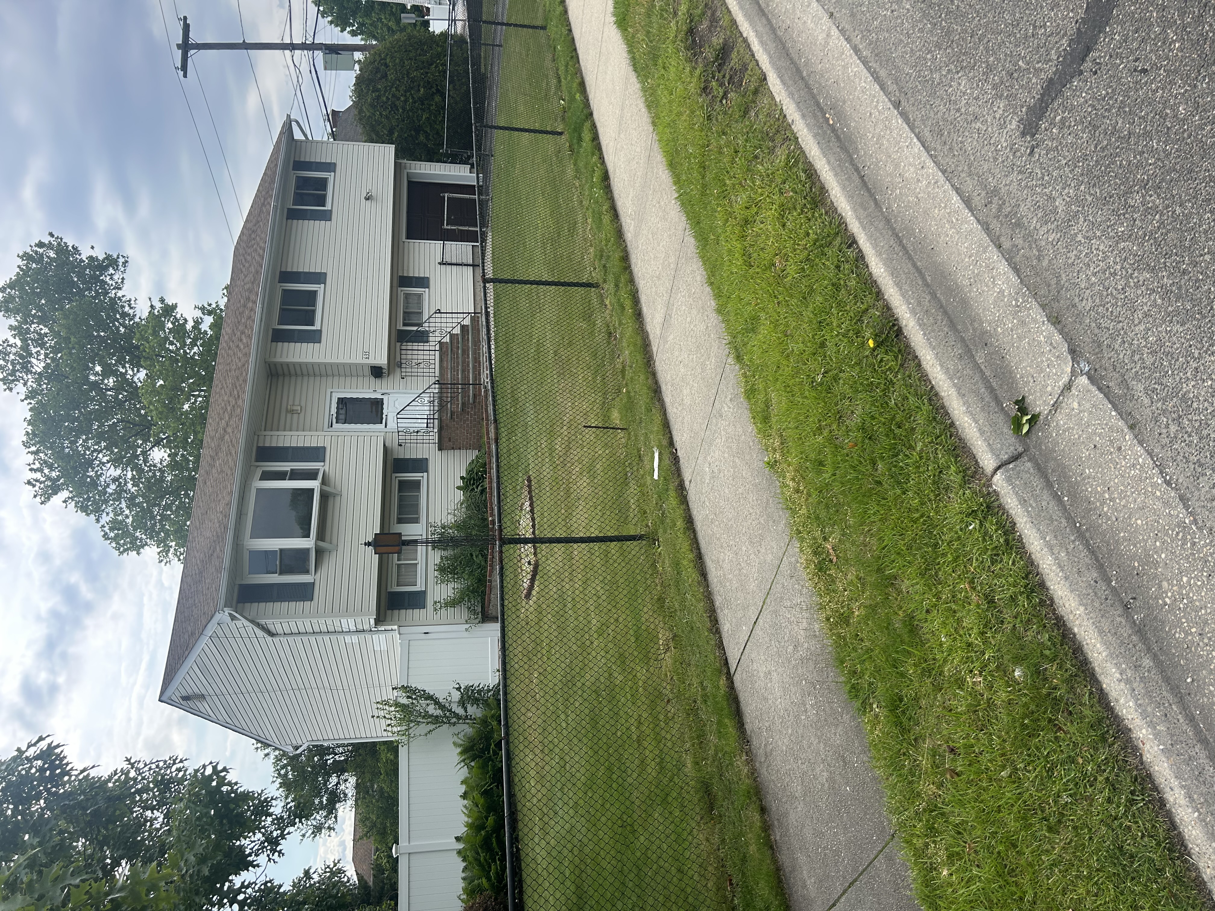 Lindenhurst, New York, 11757, United States, 4 Bedrooms Bedrooms, ,2 BathroomsBathrooms,Residential,For Sale,1840330