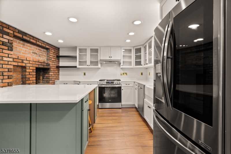 Lebanon Twp., New Jersey, 08826, United States, 3 Bedrooms Bedrooms, ,2 BathroomsBathrooms,Residential,For Sale,1972672