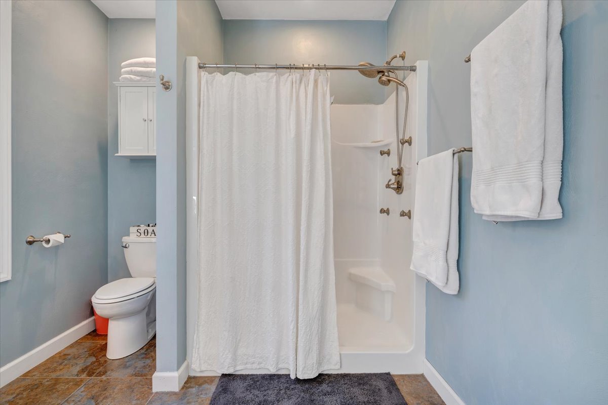 Buchanan, Virginia, 24066, United States, 5 Bedrooms Bedrooms, ,4 BathroomsBathrooms,Residential,For Sale,1900741