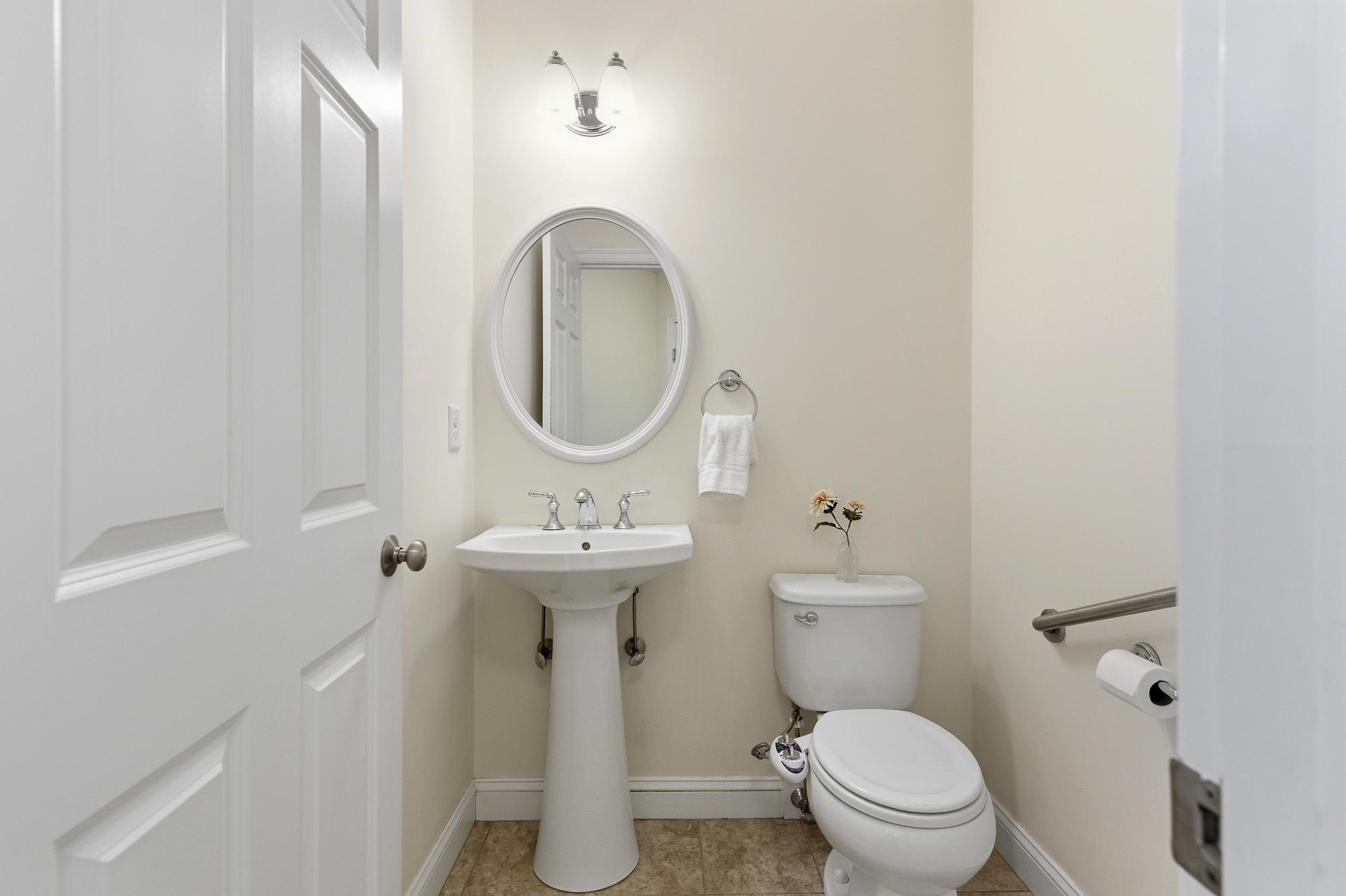  8 Victoria Circle, Shrewsbury, MA 01545 - 物件實景