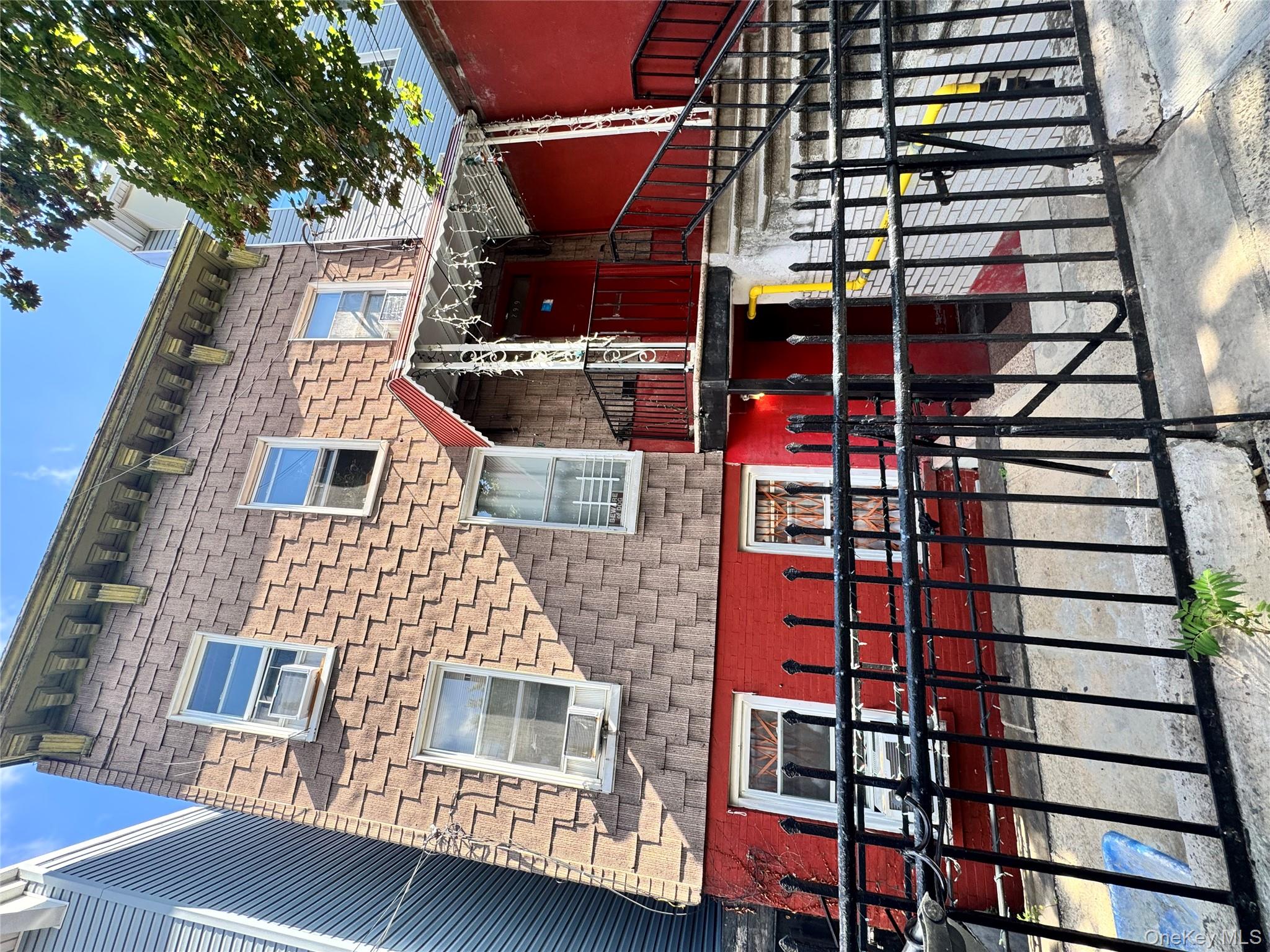 Bronx, New York, 10451, United States, 7 Bedrooms Bedrooms, ,3 BathroomsBathrooms,Residential,For Sale,1942162