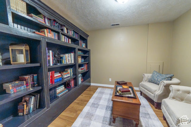 Sandy, Utah, 84092, United States, 6 Bedrooms Bedrooms, ,2 BathroomsBathrooms,Residential,For Sale,2013527