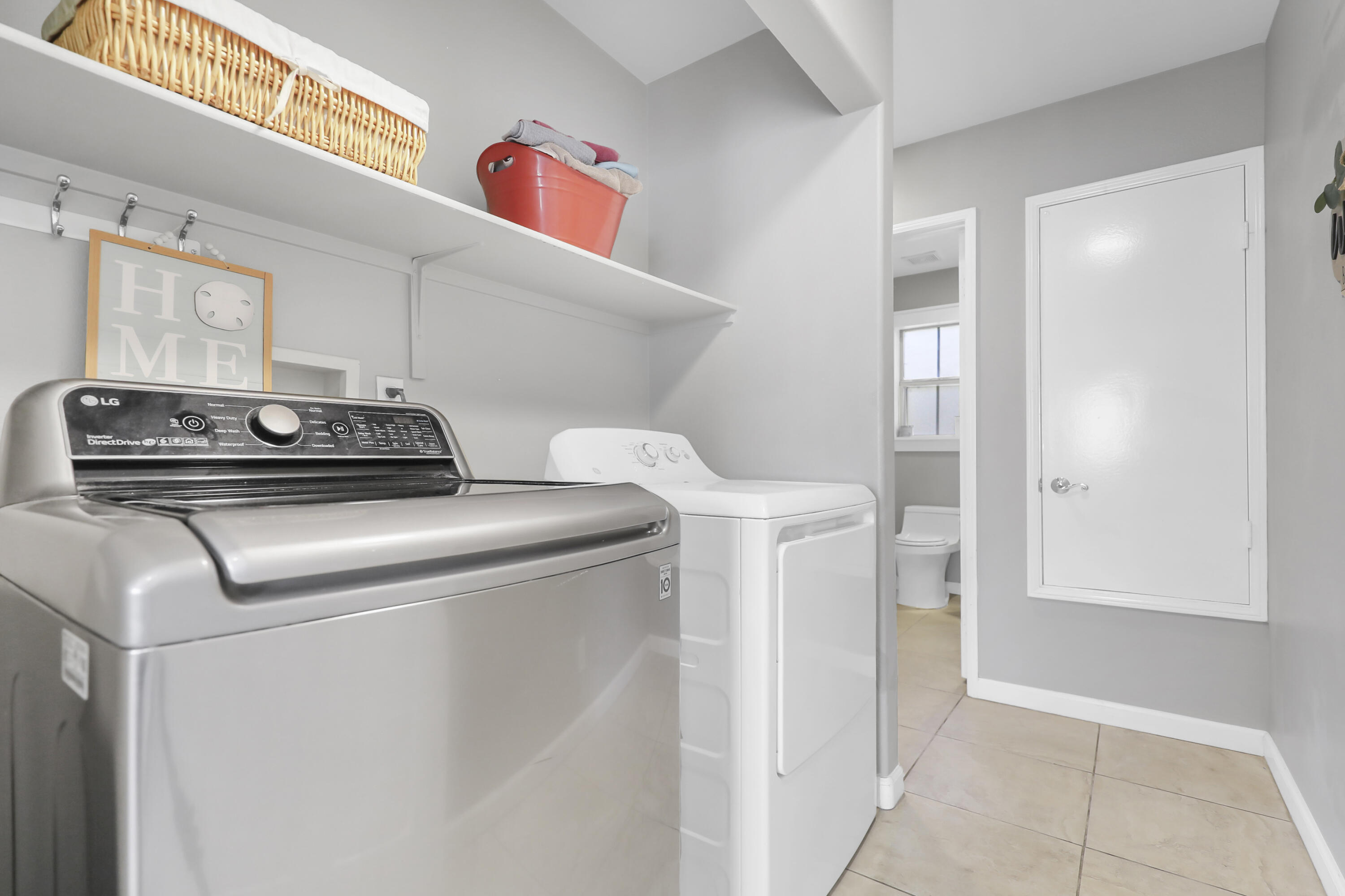 Indio, California, 92201, United States, 4 Bedrooms Bedrooms, ,3 BathroomsBathrooms,Residential,For Sale,1950105