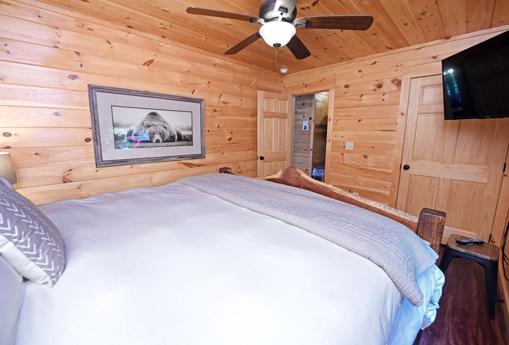 Blue Ridge, Georgia, 30513, United States, 3 Bedrooms Bedrooms, ,2 BathroomsBathrooms,Residential,For Sale,1859730