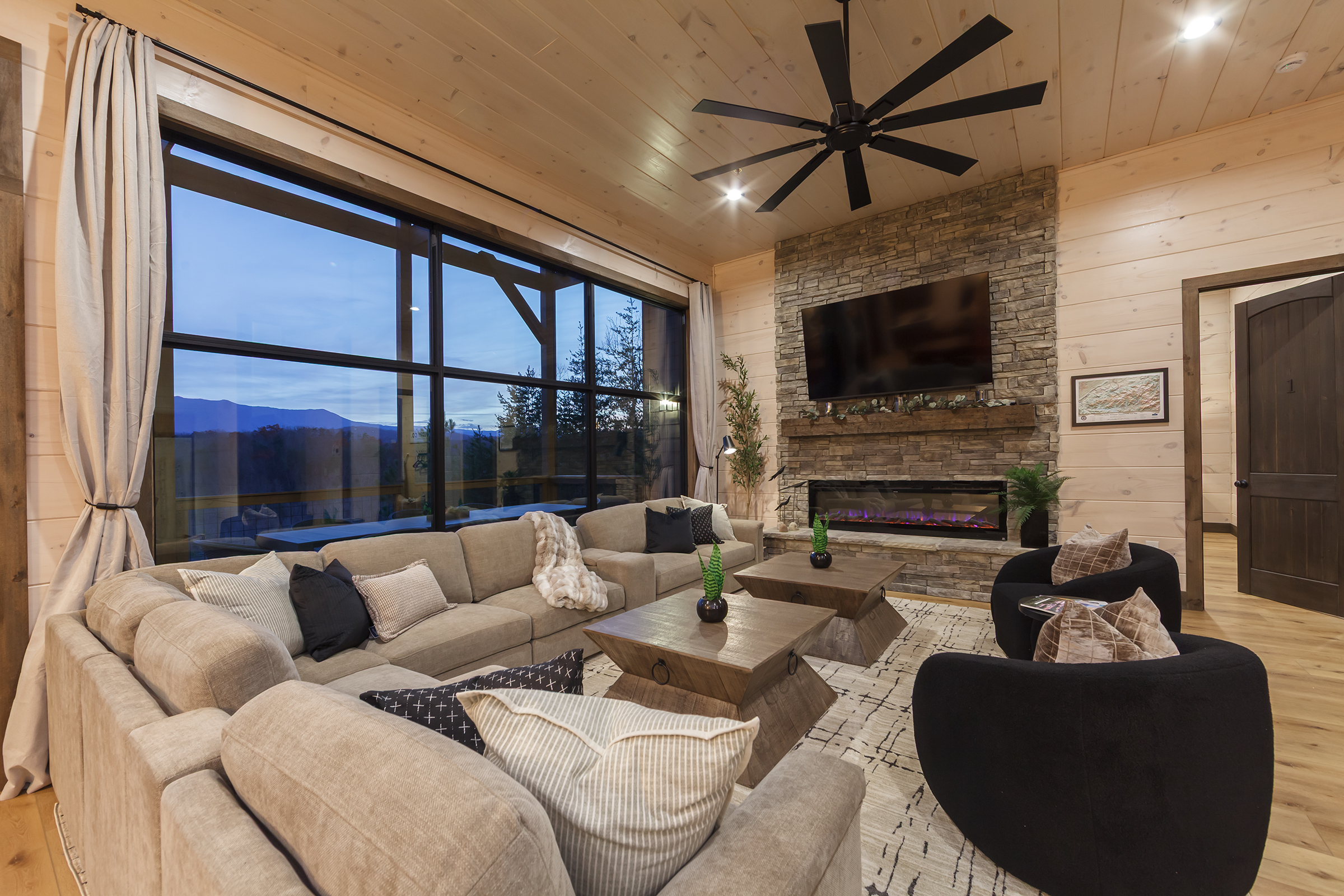 John Sevier, Tennessee, 37876, United States, 6 Bedrooms Bedrooms, ,8 BathroomsBathrooms,Residential,For Sale,2000346