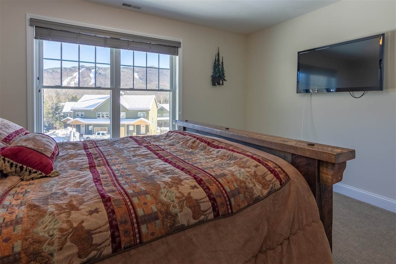 Lincoln, New Hampshire, 03251, United States, 5 Bedrooms Bedrooms, ,5 BathroomsBathrooms,Residential,For Sale,1978136