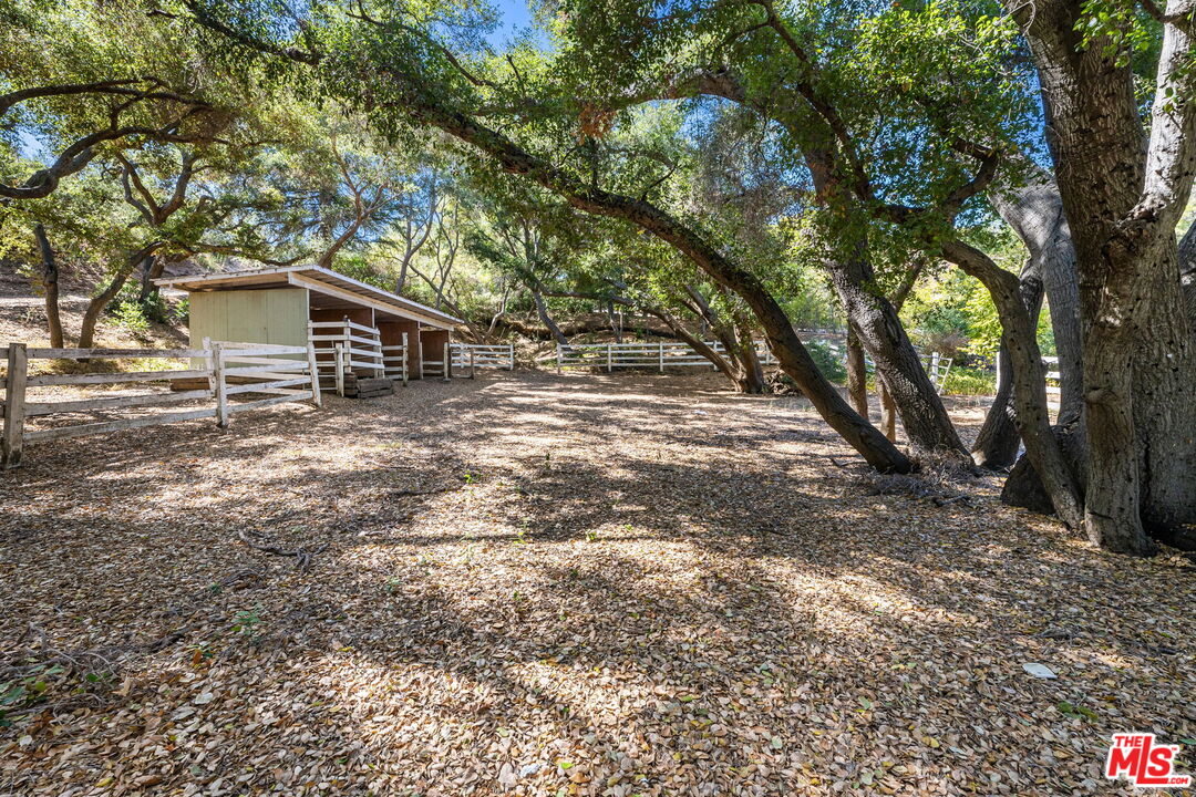 Calabasas, California, 91302, United States, 5 Bedrooms Bedrooms, ,4 BathroomsBathrooms,Residential,For Sale,1911513
