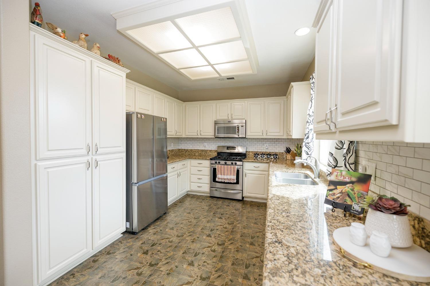 Riverbank, California, 95367, United States, 5 Bedrooms Bedrooms, ,3 BathroomsBathrooms,Residential,For Sale,1927797