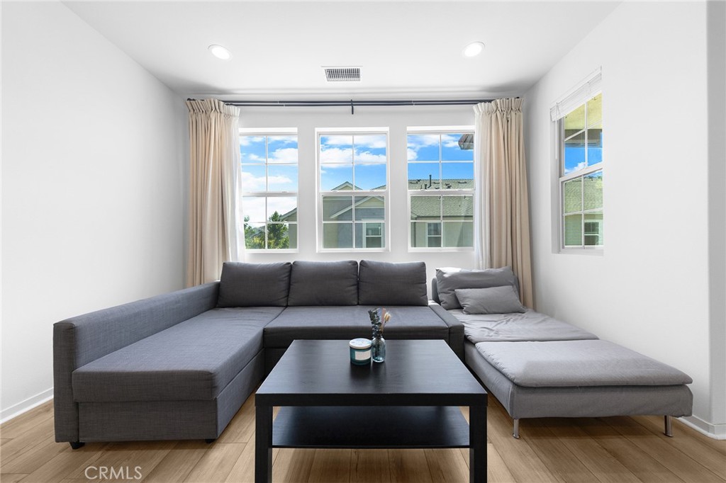 Chino, California, 91708, United States, 2 Bedrooms Bedrooms, ,3 BathroomsBathrooms,Residential,For Sale,1932480