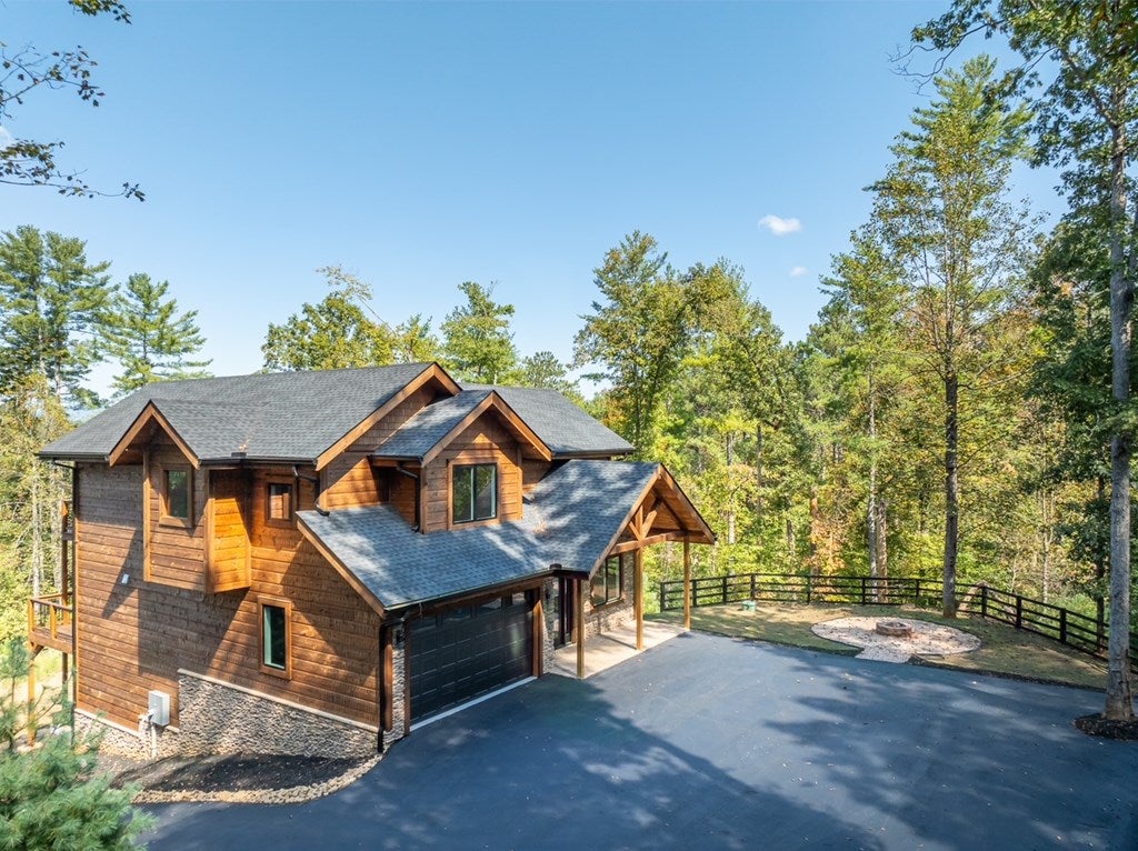Ellijay, Georgia, 30540, United States, 4 Bedrooms Bedrooms, ,5 BathroomsBathrooms,Residential,For Sale,1858982