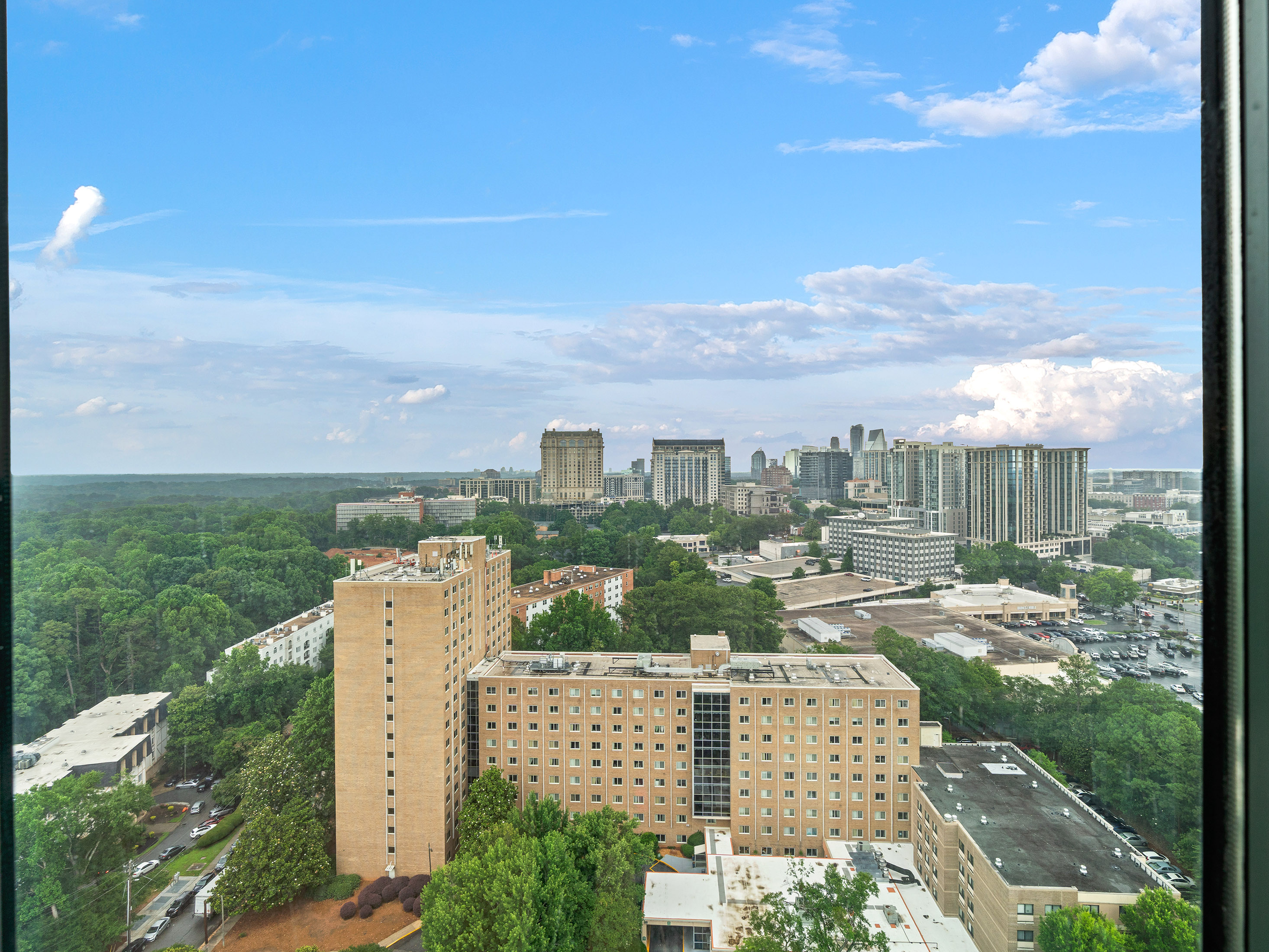  Elevated Living at Beautifully Renovated Buckhead Residence - 物件實景