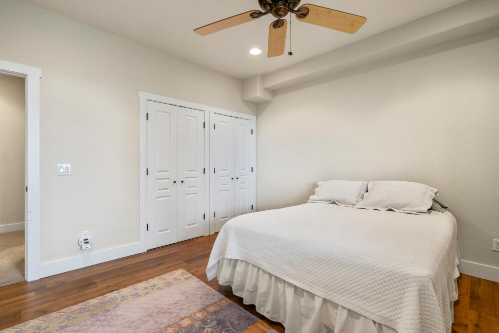 Klamath Falls, Oregon, 97601, United States, 4 Bedrooms Bedrooms, ,3 BathroomsBathrooms,Residential,For Sale,1987766