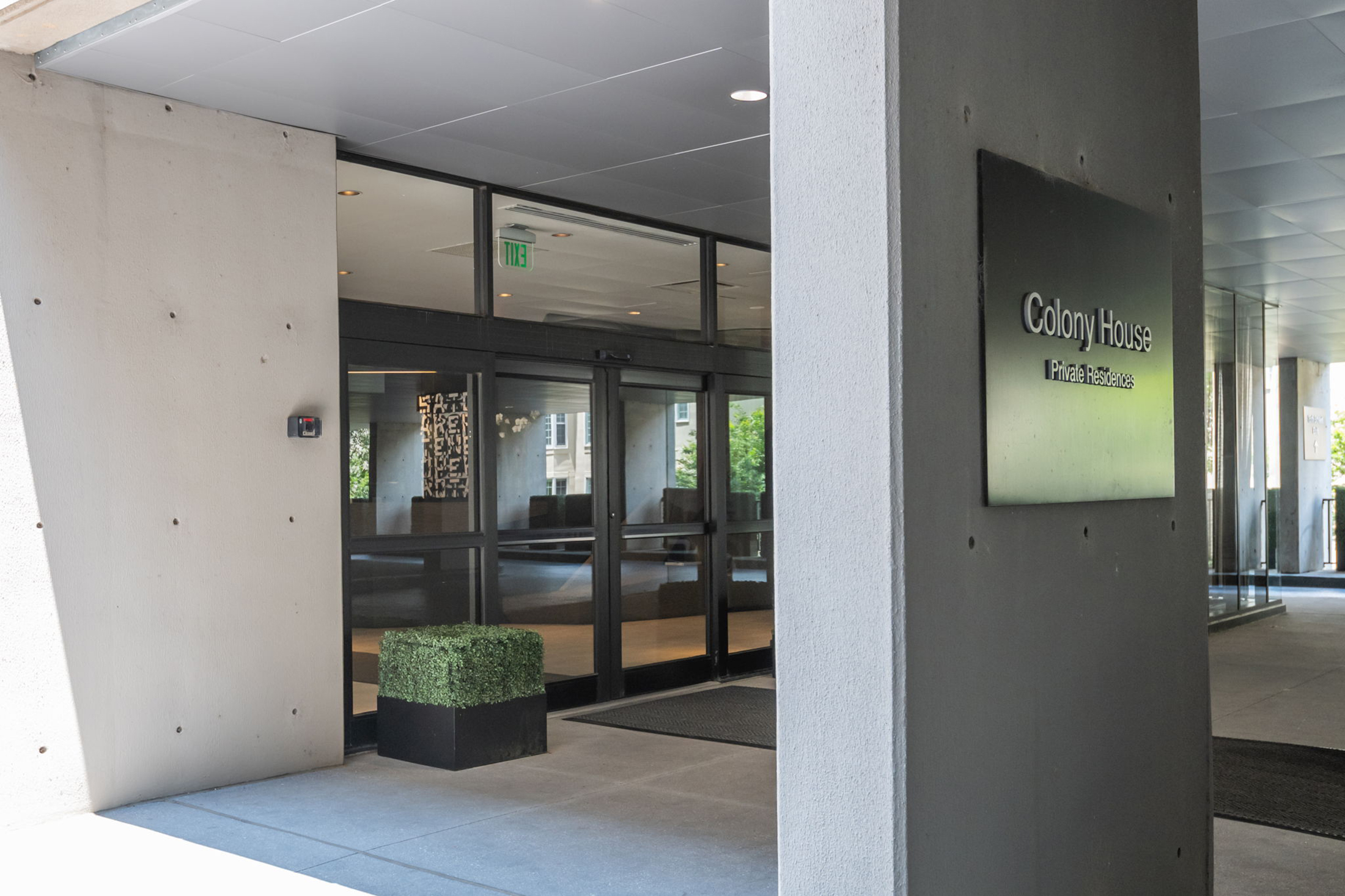  Fully Renovated Two-story Condo in the Iconic Colony House at Colony Square - 物件實景
