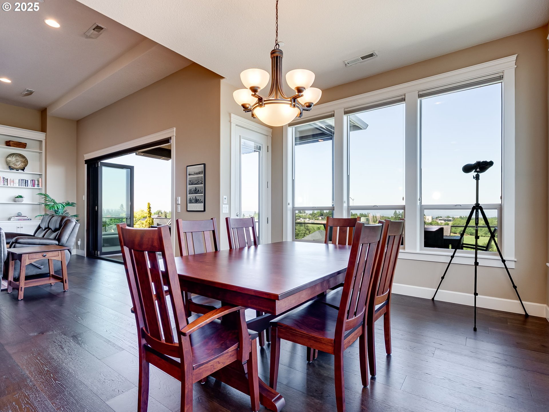 Camas, Washington, 98607, United States, 4 Bedrooms Bedrooms, ,4 BathroomsBathrooms,Residential,For Sale,1837828