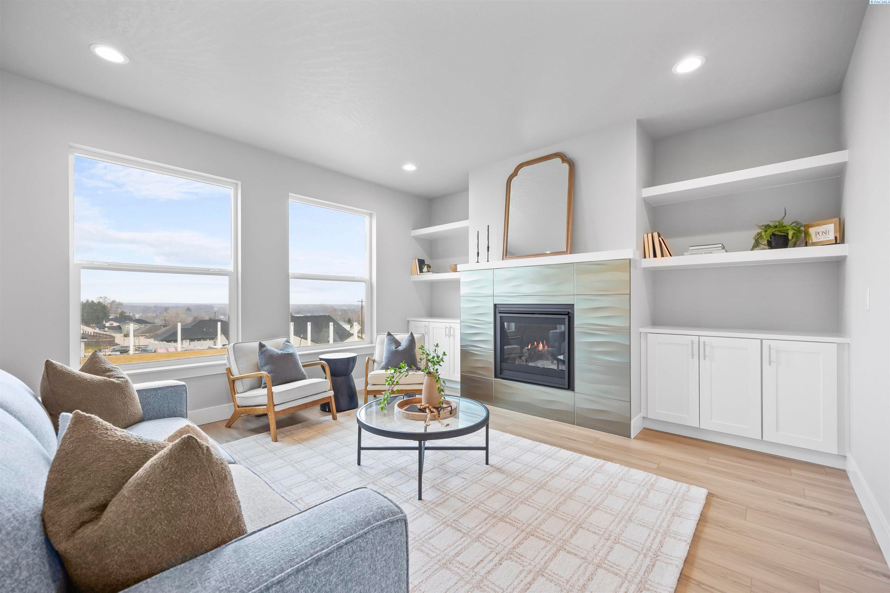 West Richland, Washington, 99353, United States, 4 Bedrooms Bedrooms, ,2 BathroomsBathrooms,Residential,For Sale,2014004