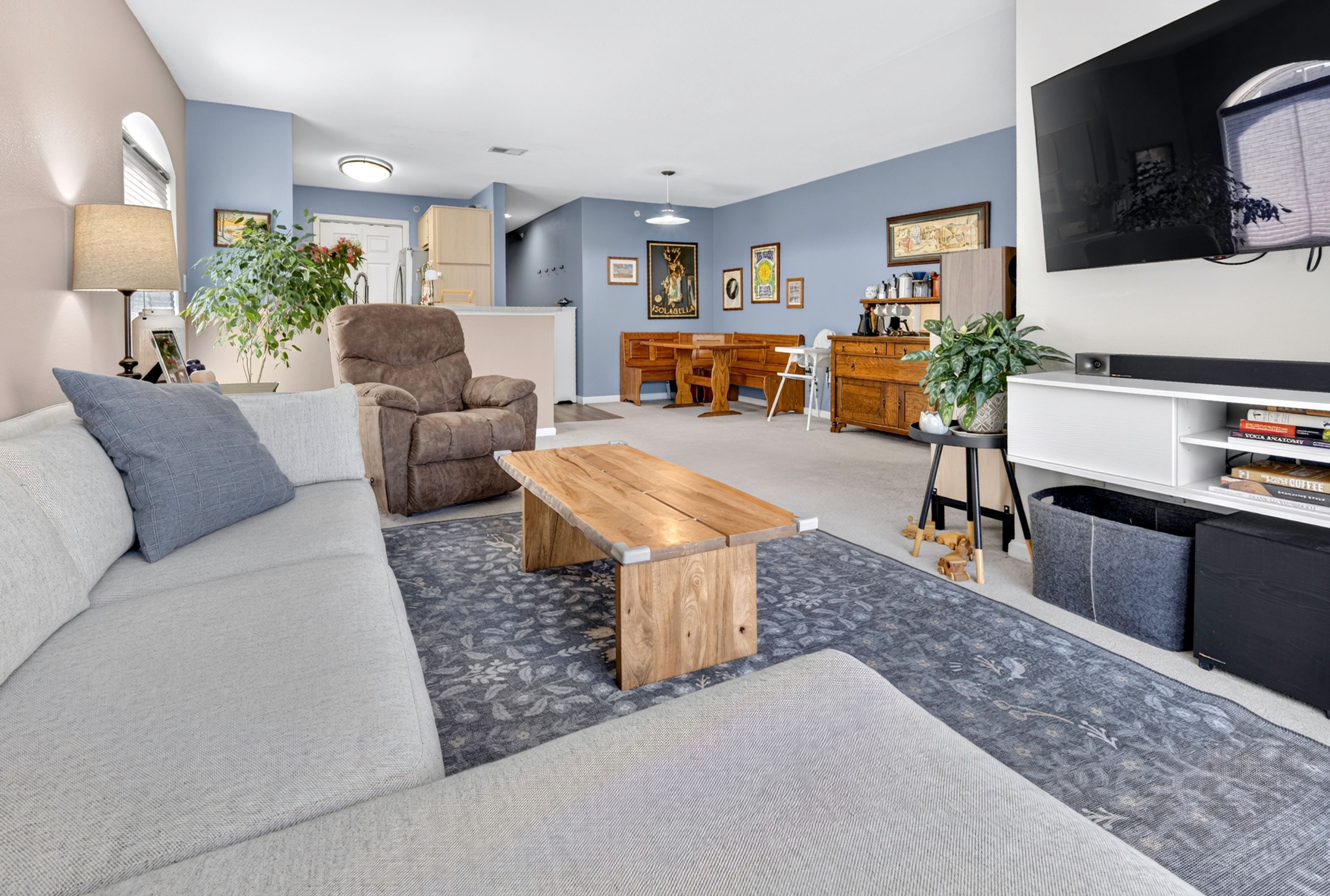  Sun-Drenched, Top-Floor End-Unit Condominium in the Heart of Central Boulder - 物件實景