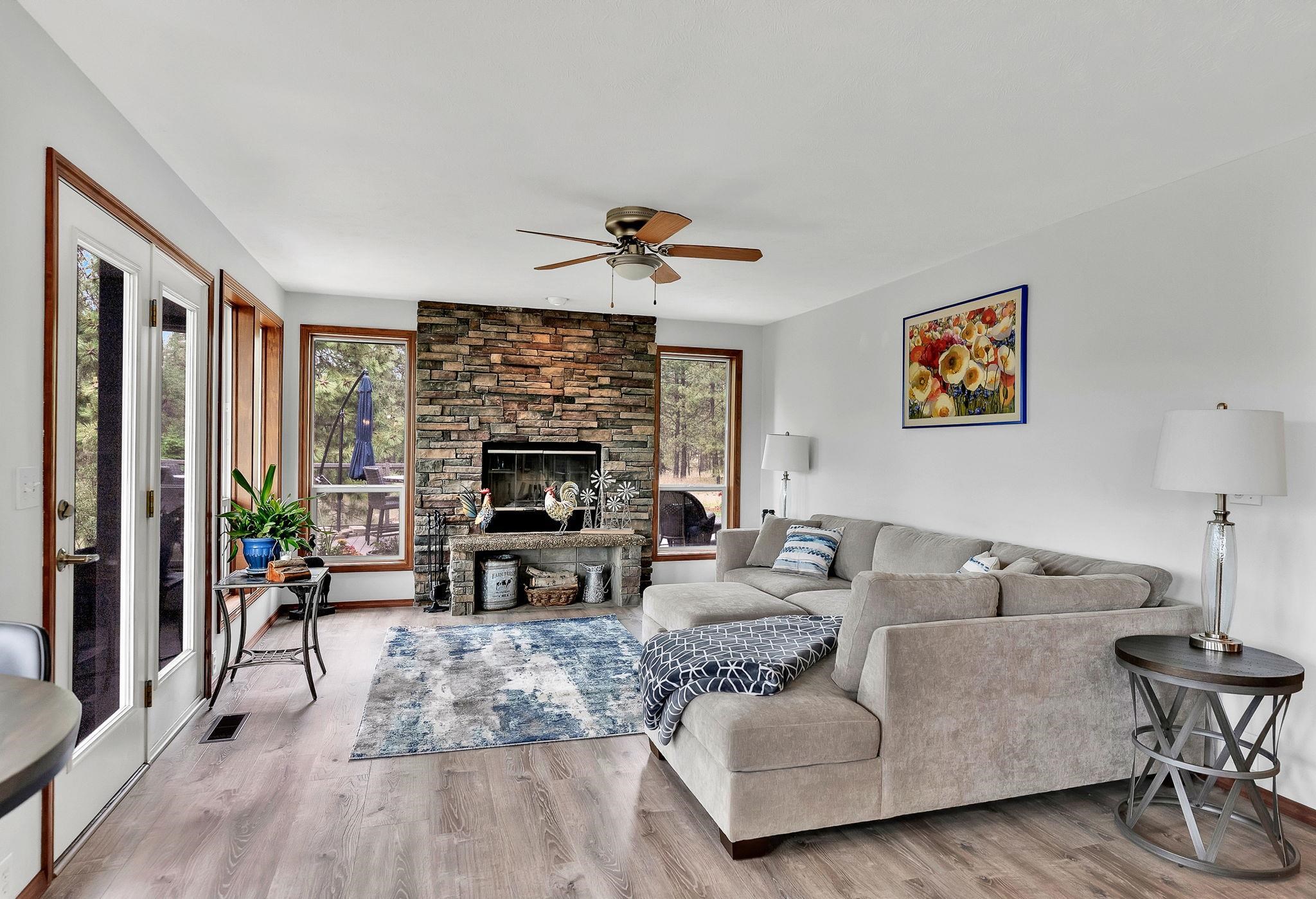 Nine Mile Falls, Washington, 99026, United States, 4 Bedrooms Bedrooms, ,3 BathroomsBathrooms,Residential,For Sale,1979955