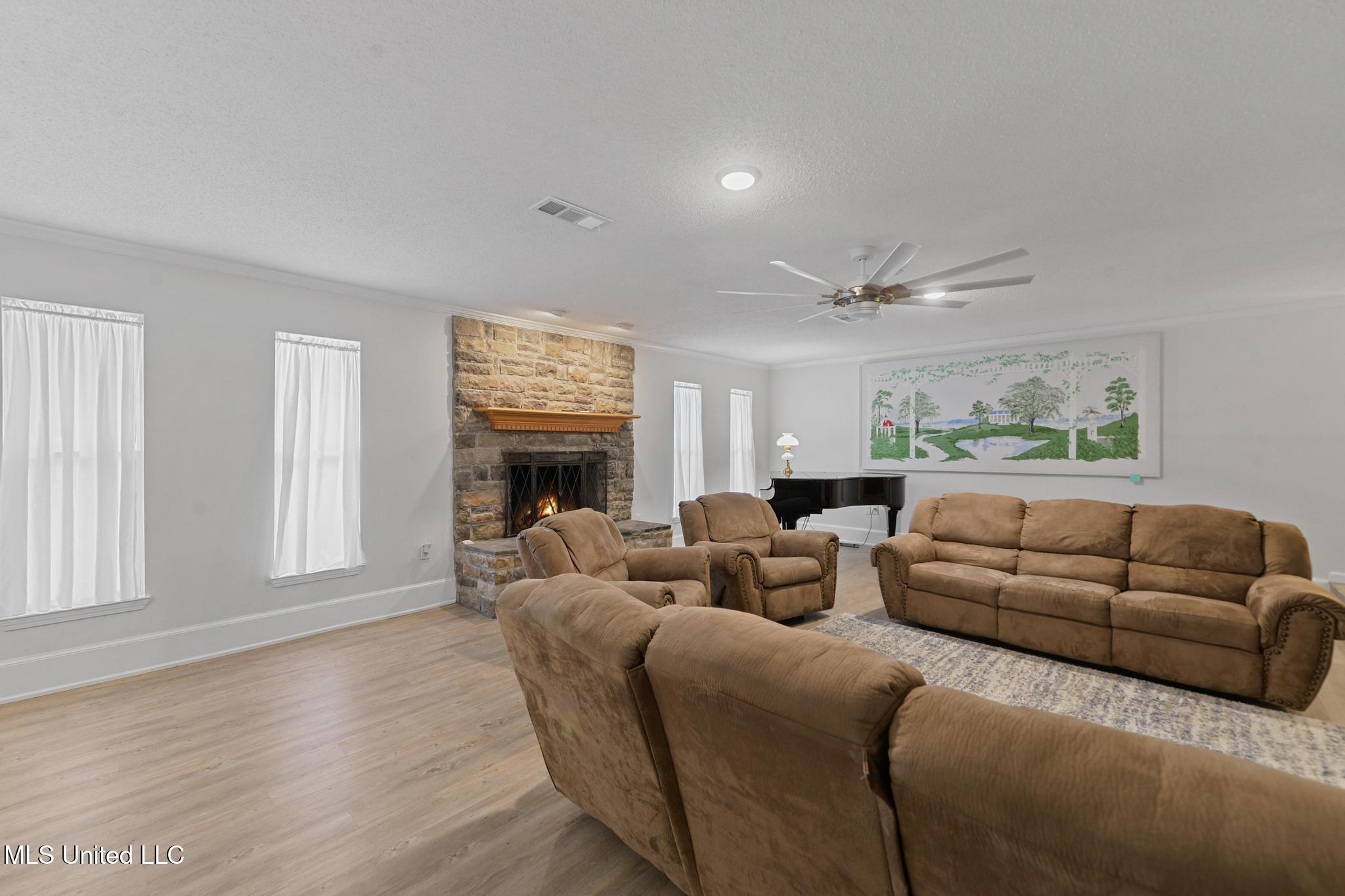 Gulfport, Mississippi, 39507, United States, 4 Bedrooms Bedrooms, ,2 BathroomsBathrooms,Residential,For Sale,2002135