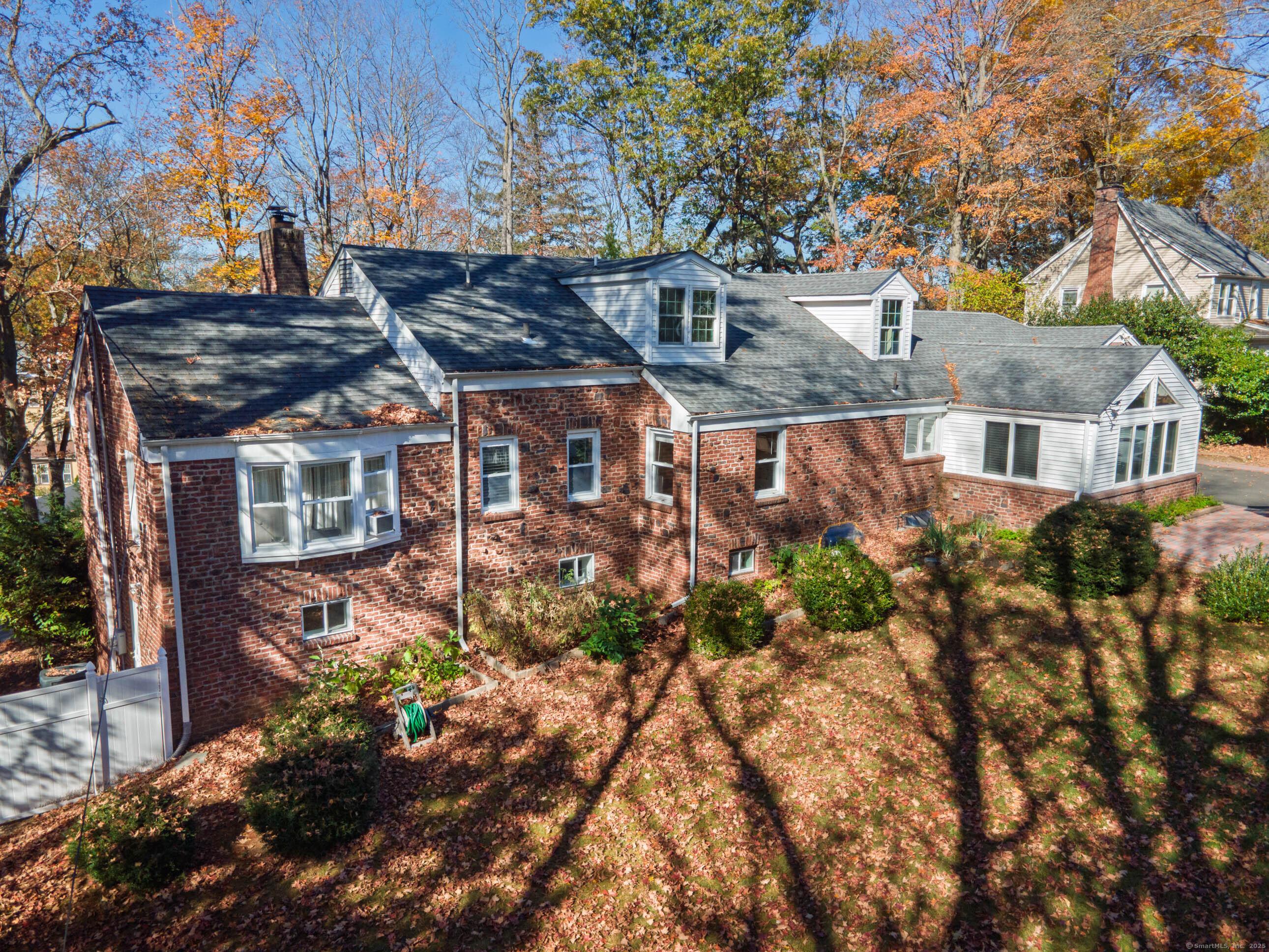 Hamden, Connecticut, 06517, United States, 4 Bedrooms Bedrooms, ,4 BathroomsBathrooms,Residential,For Sale,1982010