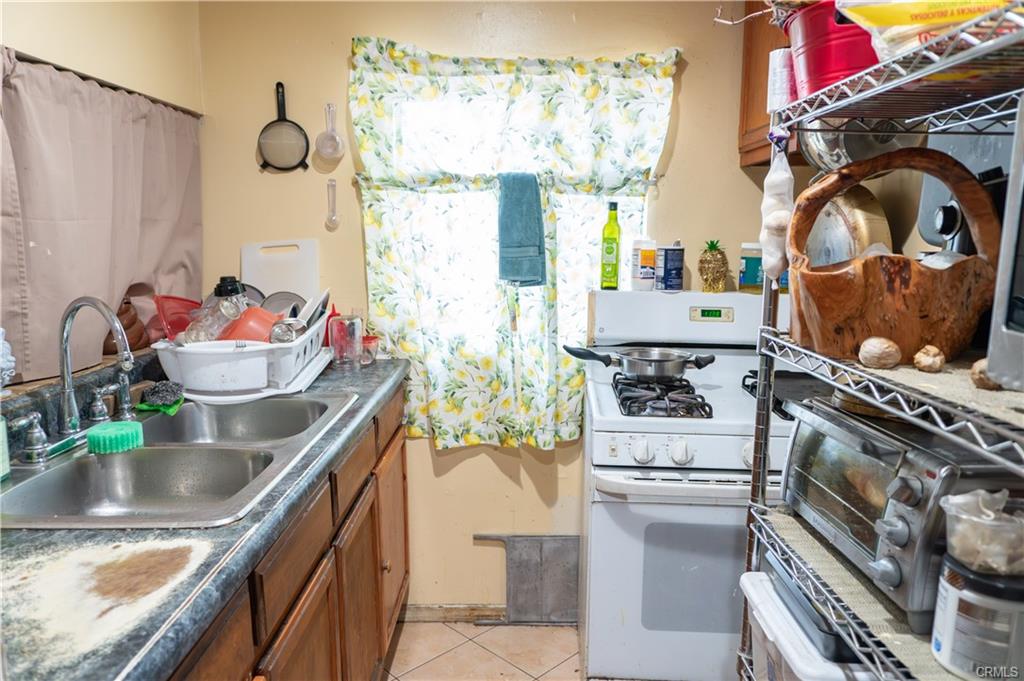 Los Angeles, California, 90032, United States, 3 Bedrooms Bedrooms, ,Residential,For Sale,1895183
