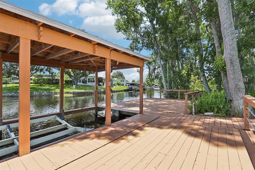 Tavares, Florida, 32778, United States, 2 Bedrooms Bedrooms, ,2 BathroomsBathrooms,Residential,For Sale,1867247