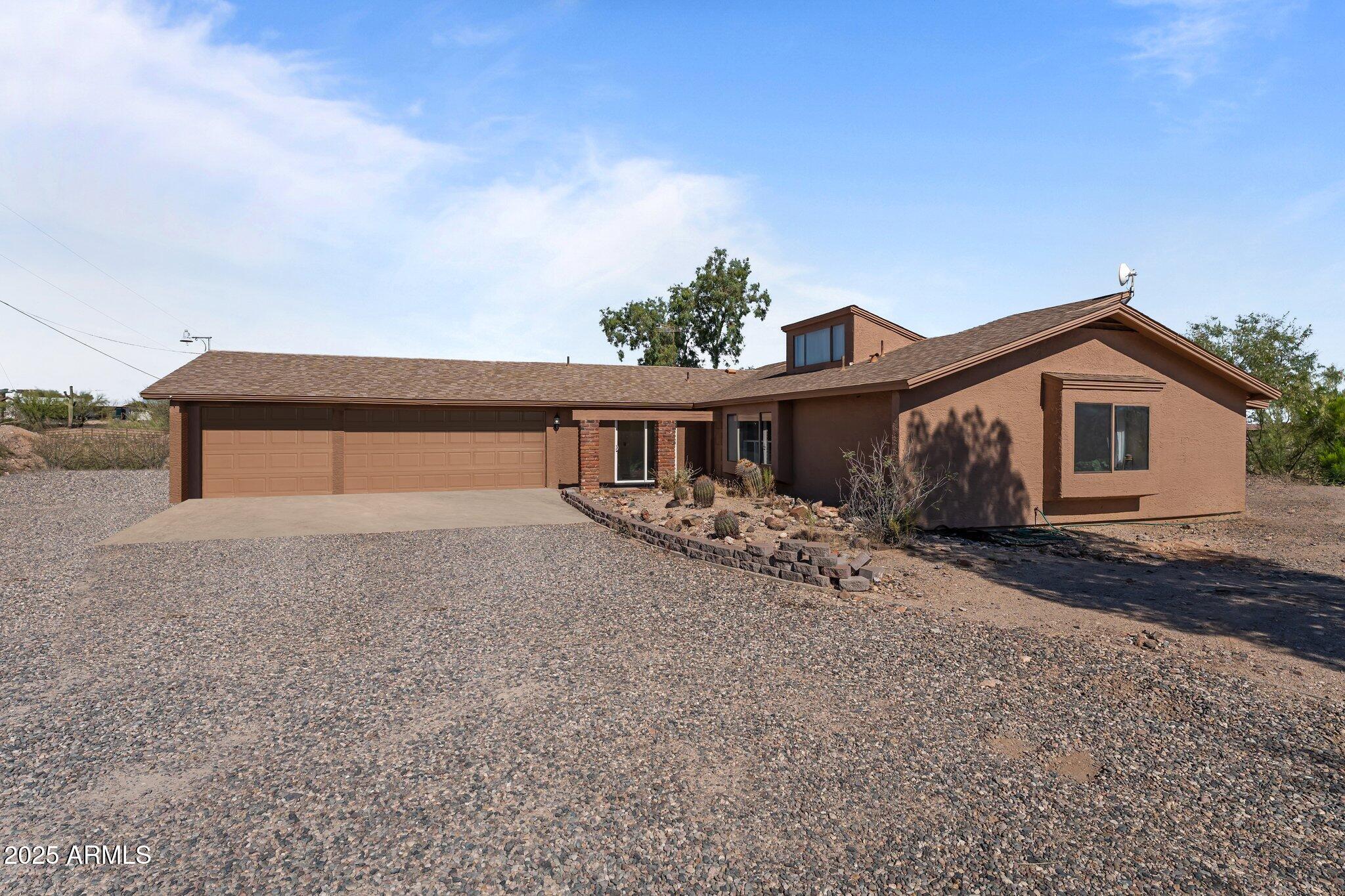 Wickenburg, Arizona, 85390, United States, 4 Bedrooms Bedrooms, ,4 BathroomsBathrooms,Residential,For Sale,1974877