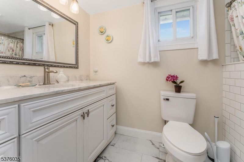 Phillipsburg Town, New Jersey, 08865, United States, 6 Bedrooms Bedrooms, ,4 BathroomsBathrooms,Residential,For Sale,1918649