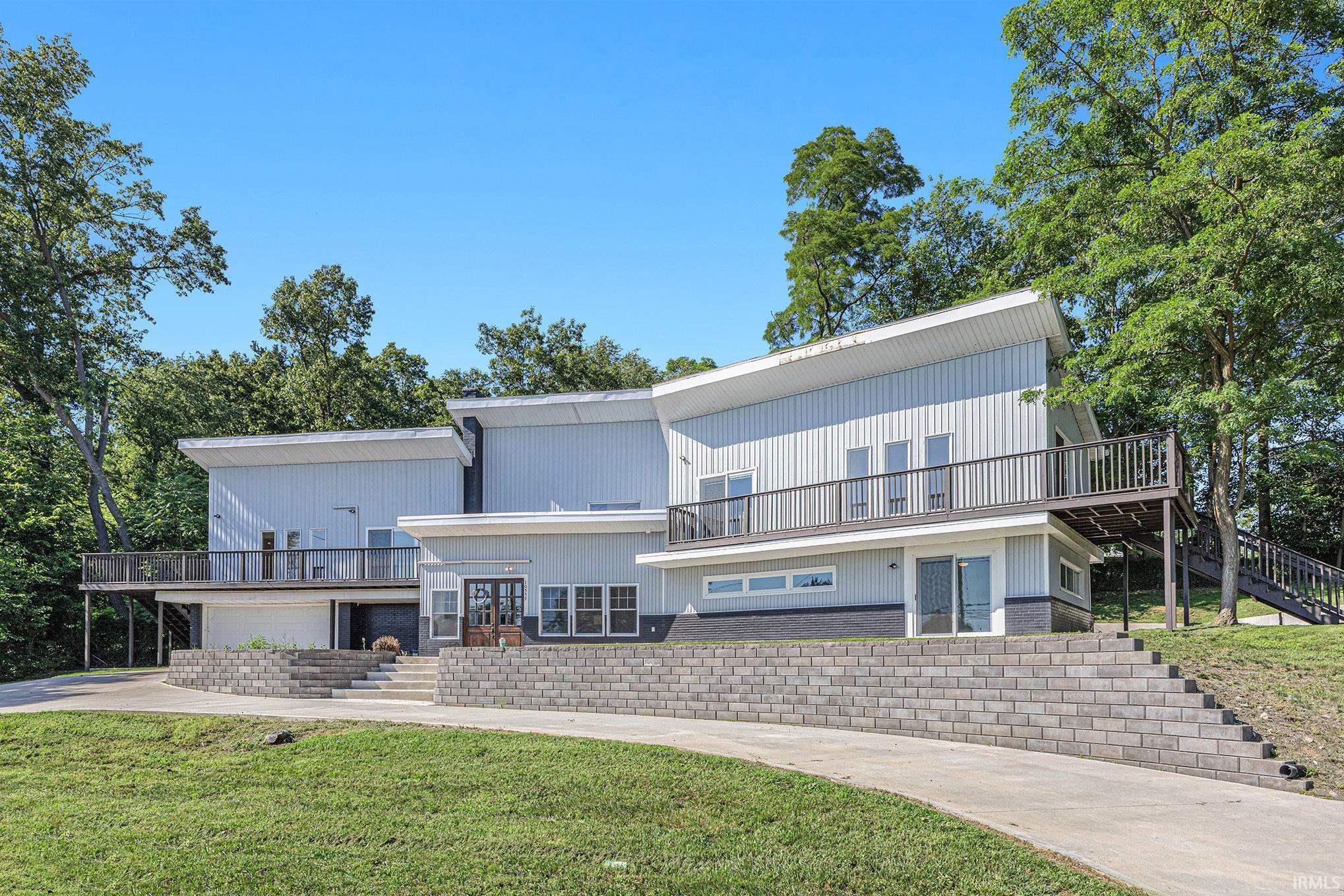 Osceola, Indiana, 46561, United States, 4 Bedrooms Bedrooms, ,3 BathroomsBathrooms,Residential,For Sale,1983997