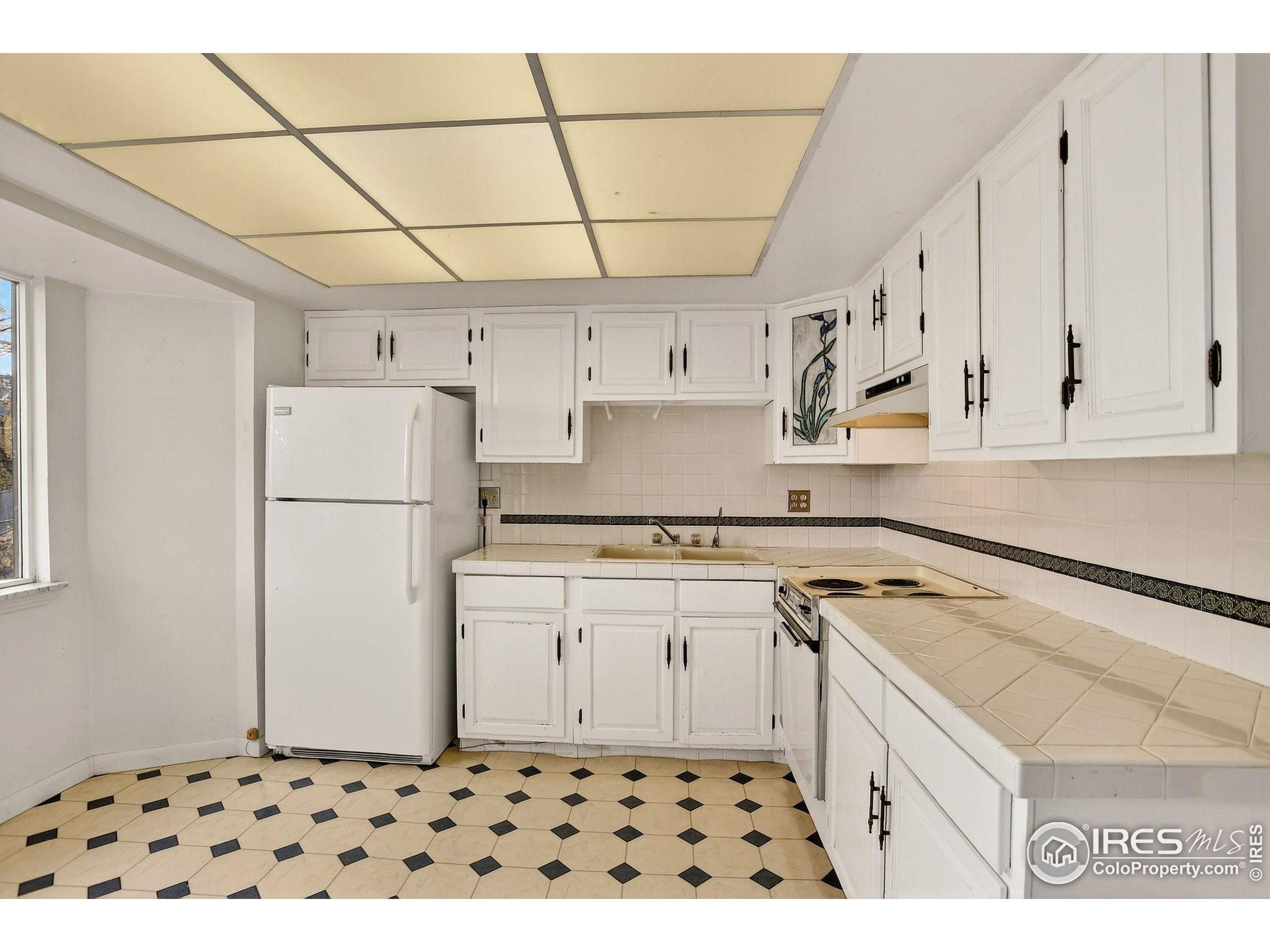 Boulder, Colorado, 80305, United States, 4 Bedrooms Bedrooms, ,1 BathroomBathrooms,Residential,For Sale,1989677