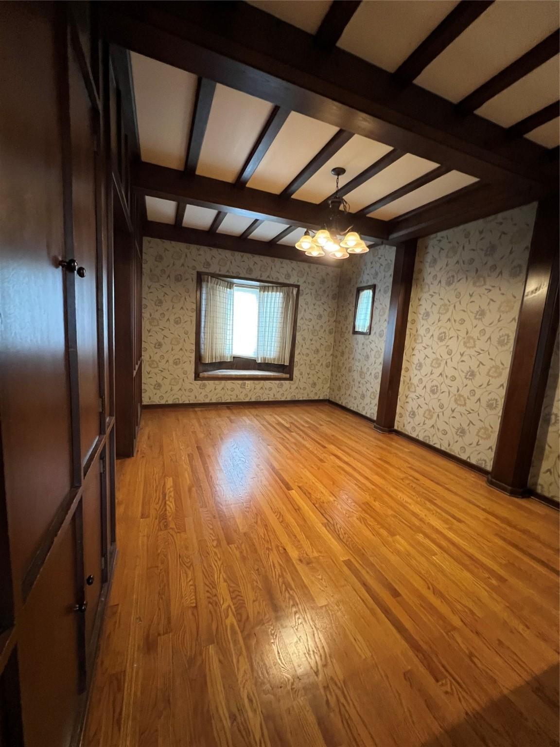 Pella, Iowa, 50219, United States, 3 Bedrooms Bedrooms, ,4 BathroomsBathrooms,Residential,For Sale,1879100