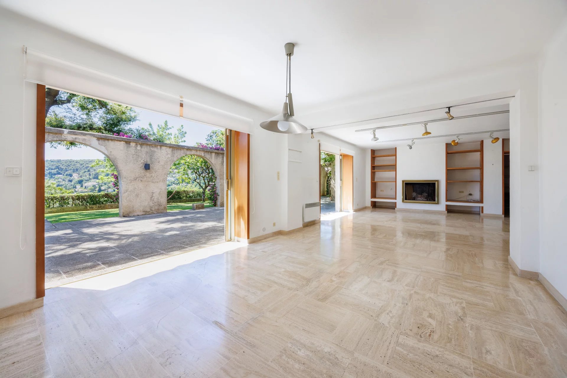 Saint-Paul-de-Vence, Provence-Alpes-Côte d’Azur, 06570, FR, 5 Bedrooms Bedrooms, ,Residential,For Sale,1895395