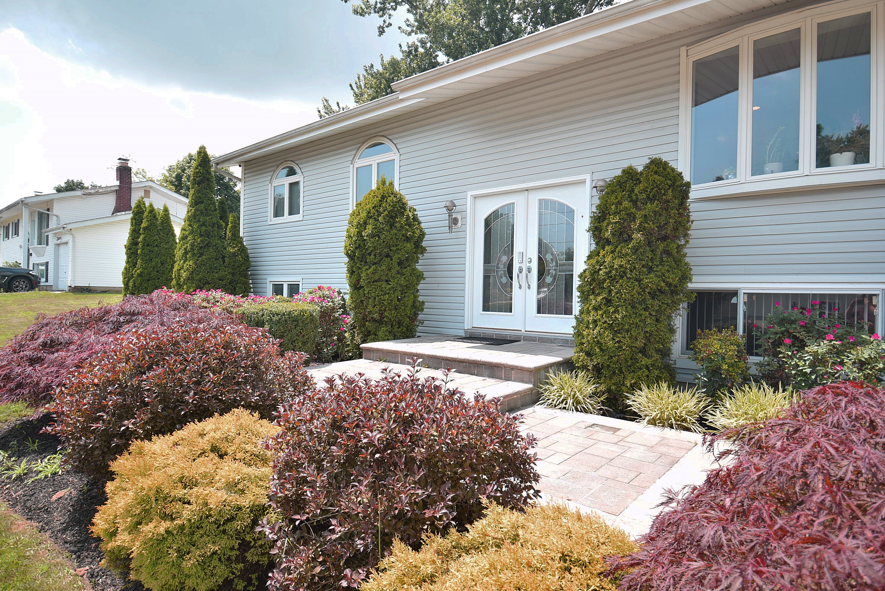 Wheatley Heights, New York, 11798, United States, 5 Bedrooms Bedrooms, ,2 BathroomsBathrooms,Residential,For Sale,1892743