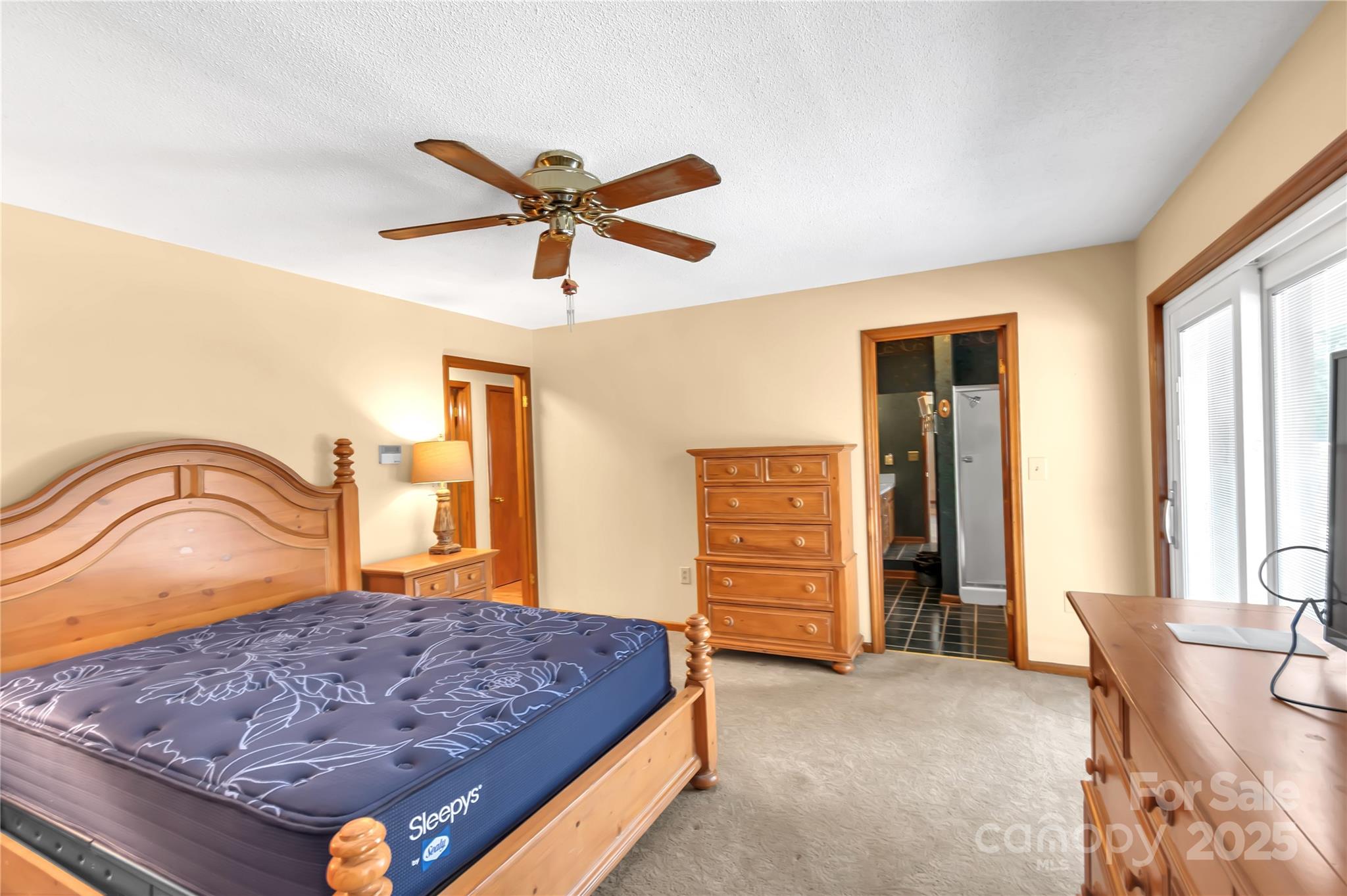 Kings Mountain, North Carolina, 28086, United States, 3 Bedrooms Bedrooms, ,3 BathroomsBathrooms,Residential,For Sale,1941598