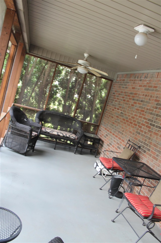 Alvaton, Kentucky, 42122, United States, 5 Bedrooms Bedrooms, ,4 BathroomsBathrooms,Residential,For Sale,1908612
