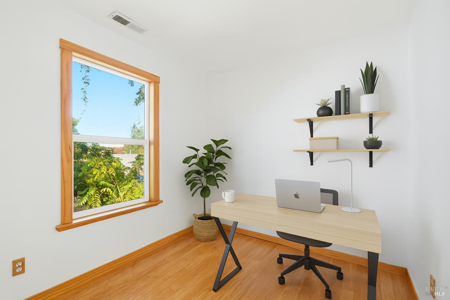 Santa Rosa, California, 95401, United States, 3 Bedrooms Bedrooms, ,2 BathroomsBathrooms,Residential,For Sale,1992819