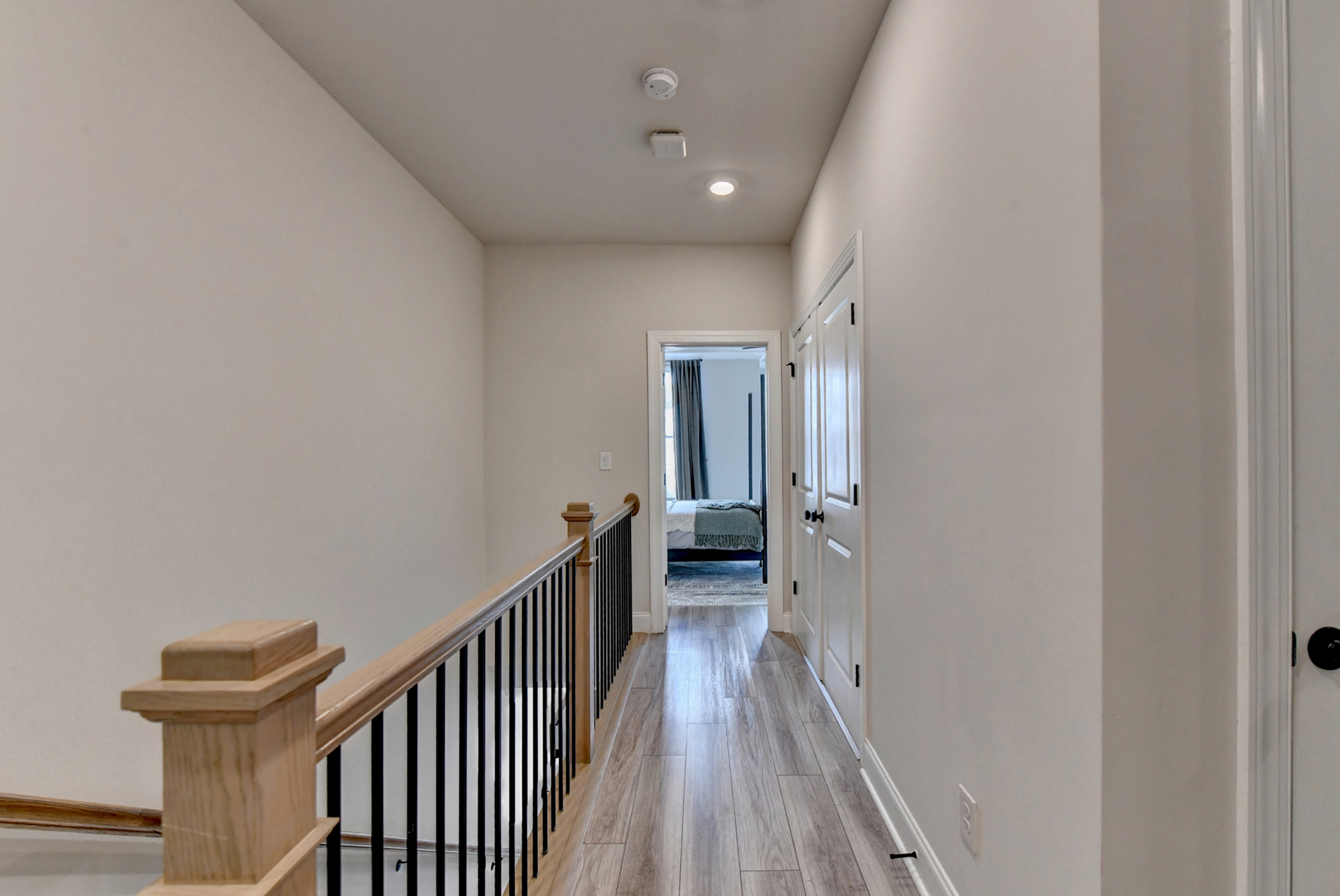  Welcome Home to this Magnificent Three-Story Townhome - 物件實景