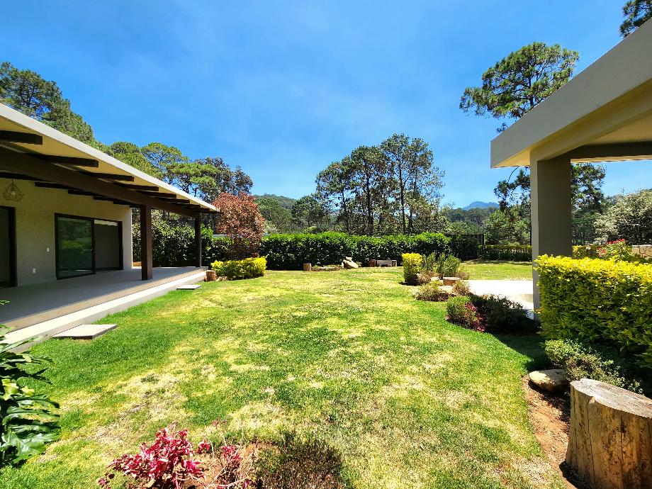 Valle de Bravo, Estado de México, 51200, Mexico, 4 Bedrooms Bedrooms, ,5 BathroomsBathrooms,Residential,For Sale,1917962