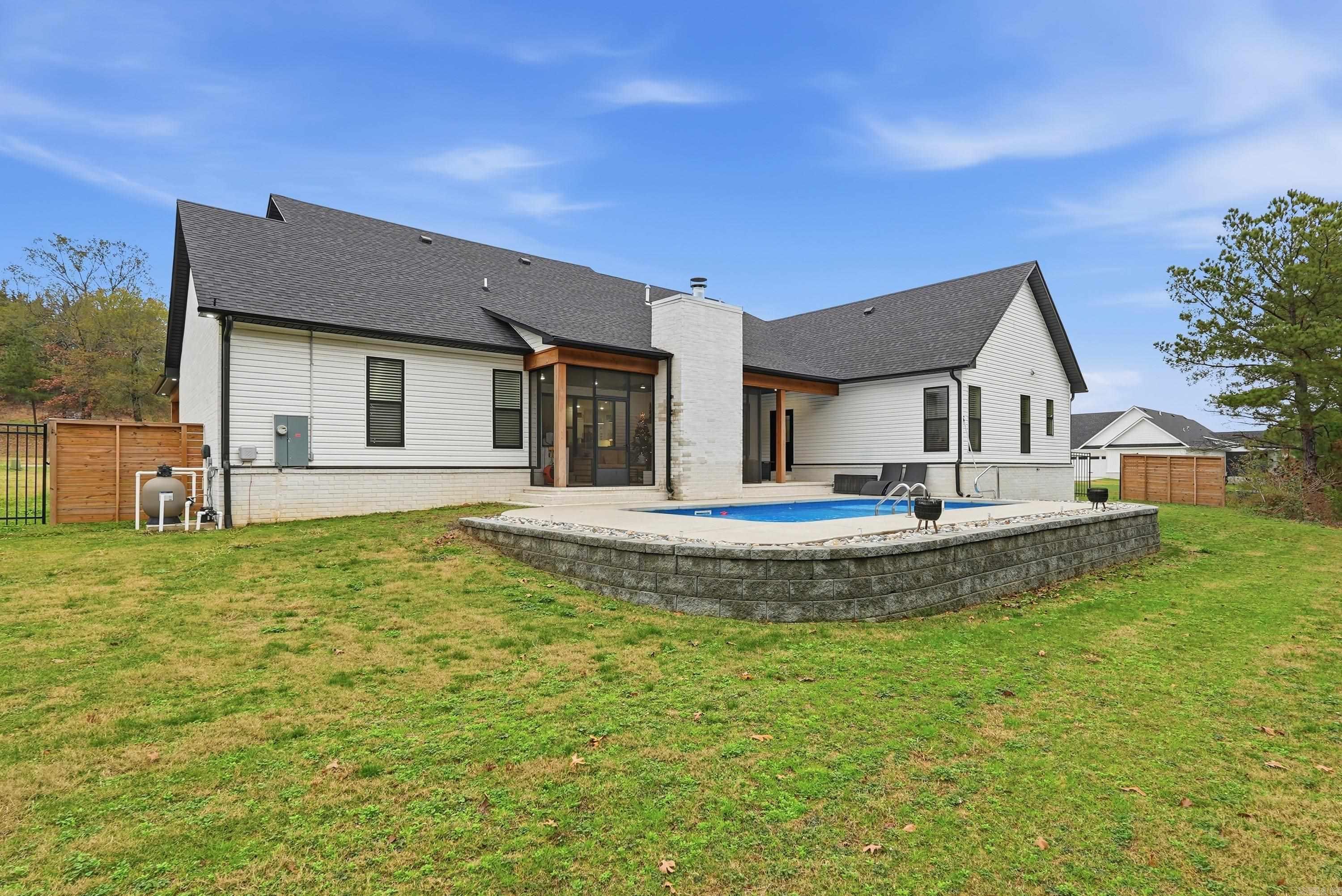 Morrilton, Arkansas, 72110, United States, 3 Bedrooms Bedrooms, ,4 BathroomsBathrooms,Residential,For Sale,2003394