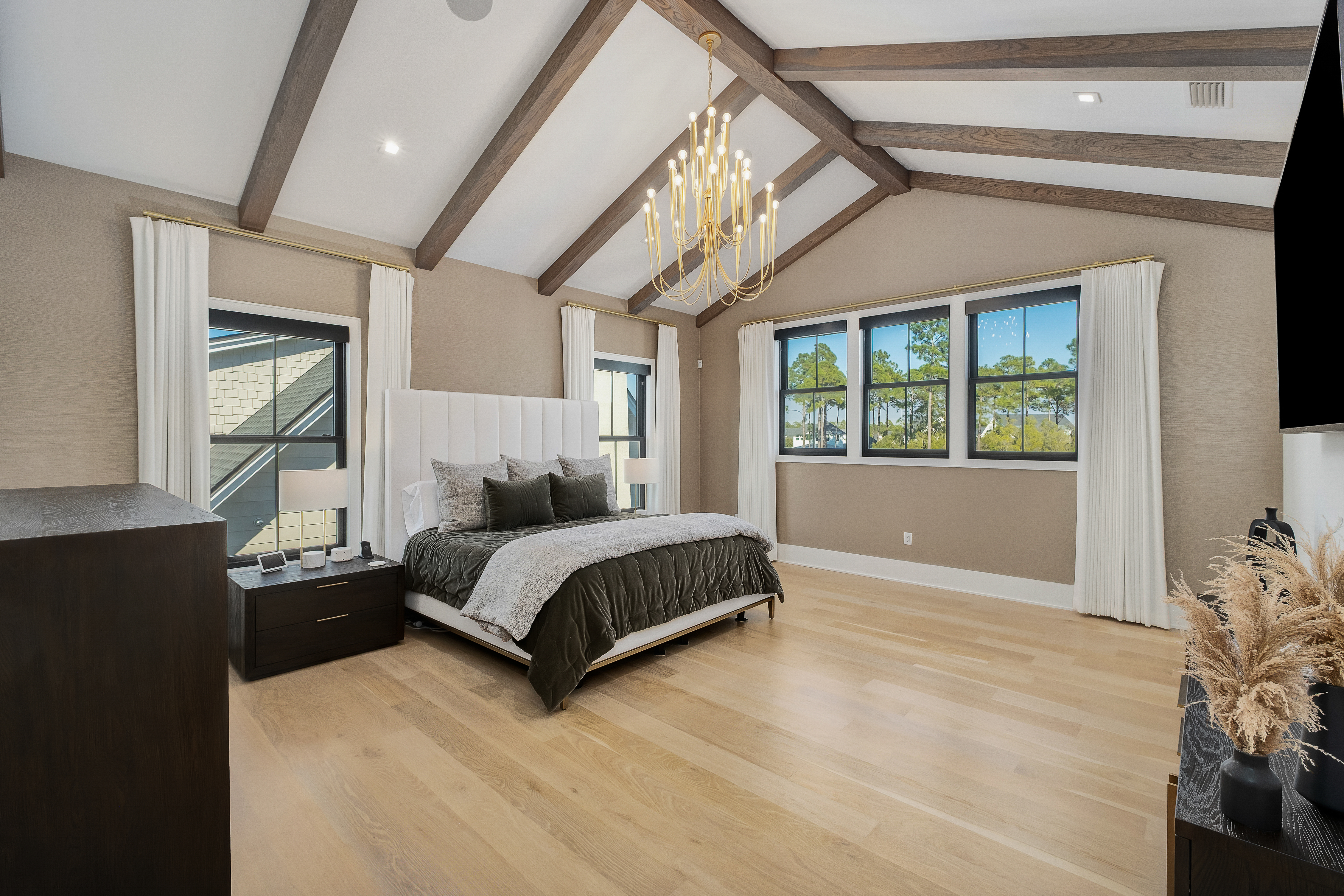  Private Composed Estate With Pond Views, Carriage House And Outdoor Oasis - 物件實景