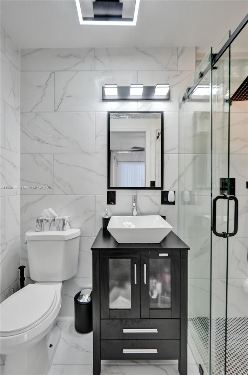 Hollywood, Florida, 33019, United States, 3 Bedrooms Bedrooms, ,2 BathroomsBathrooms,Residential,For Sale,1898660