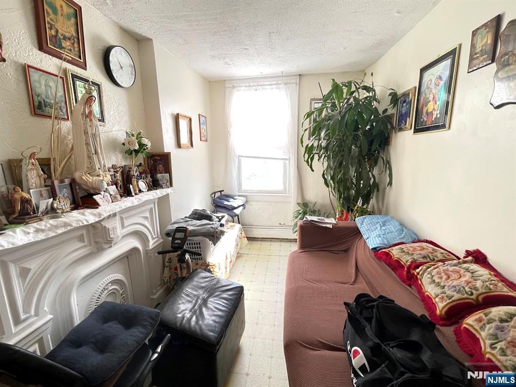 Newark, New Jersey, 07105, United States, 7 Bedrooms Bedrooms, ,4 BathroomsBathrooms,Residential,For Sale,1984618