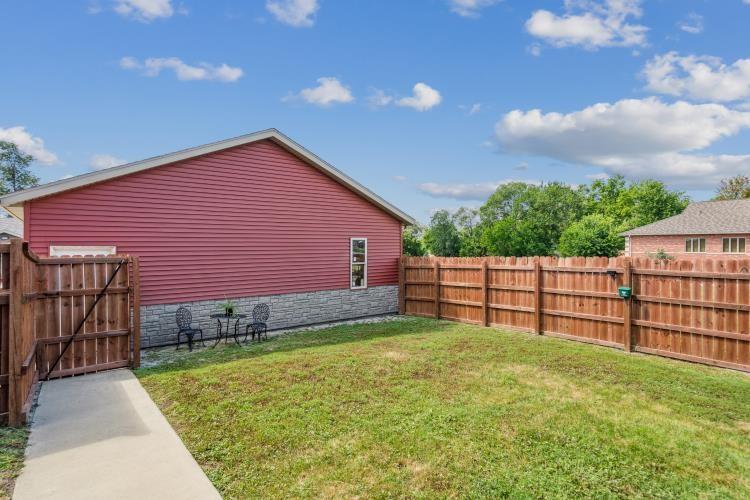 Newton, Iowa, 50208, United States, 4 Bedrooms Bedrooms, ,4 BathroomsBathrooms,Residential,For Sale,1927936