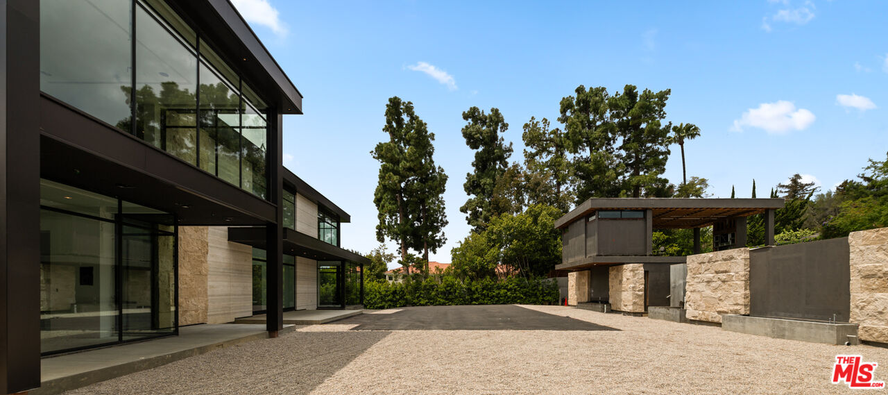 Beverly Hills, California, 90210, United States, 7 Bedrooms Bedrooms, ,14 BathroomsBathrooms,Residential,For Sale,1819726