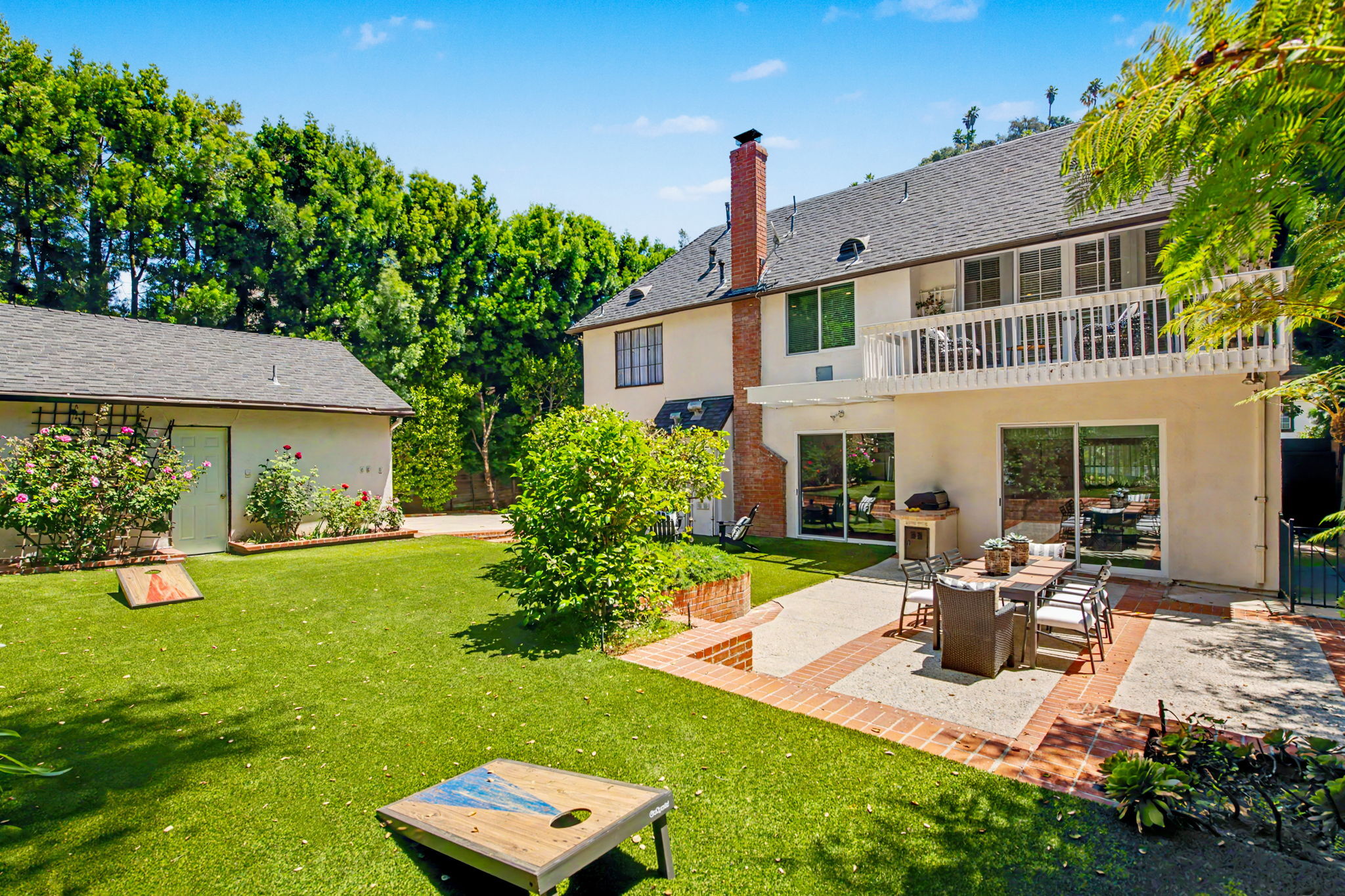  2411 Benedict Canyon Dr - 物件實景