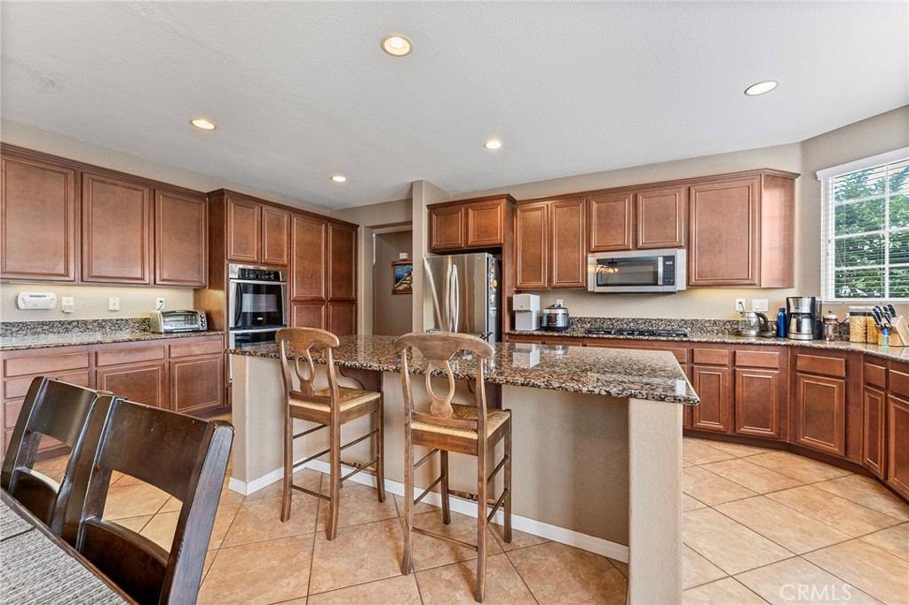 Eastvale, California, 92880, United States, 5 Bedrooms Bedrooms, ,3 BathroomsBathrooms,Residential,For Sale,1930903
