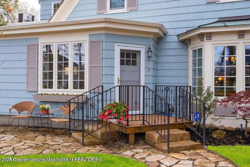 East Lansing, Michigan, 48823, United States, 6 Bedrooms Bedrooms, ,6 BathroomsBathrooms,Residential,For Sale,1992121