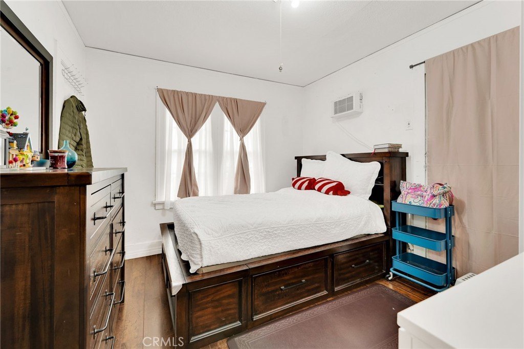 Los Angeles, California, 90044, United States, 3 Bedrooms Bedrooms, ,2 BathroomsBathrooms,Residential,For Sale,1931570